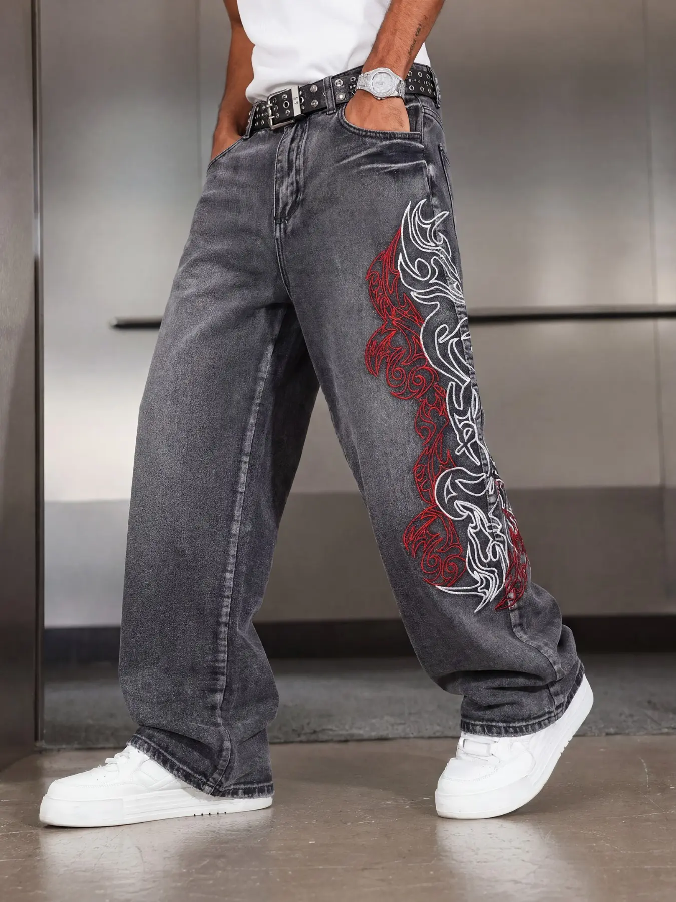 Men’s Washed Distressed Straight Leg Denim Jeans, Two-Tone Flame Embroidery Denim Pants, Niche Vintage Street Vibe