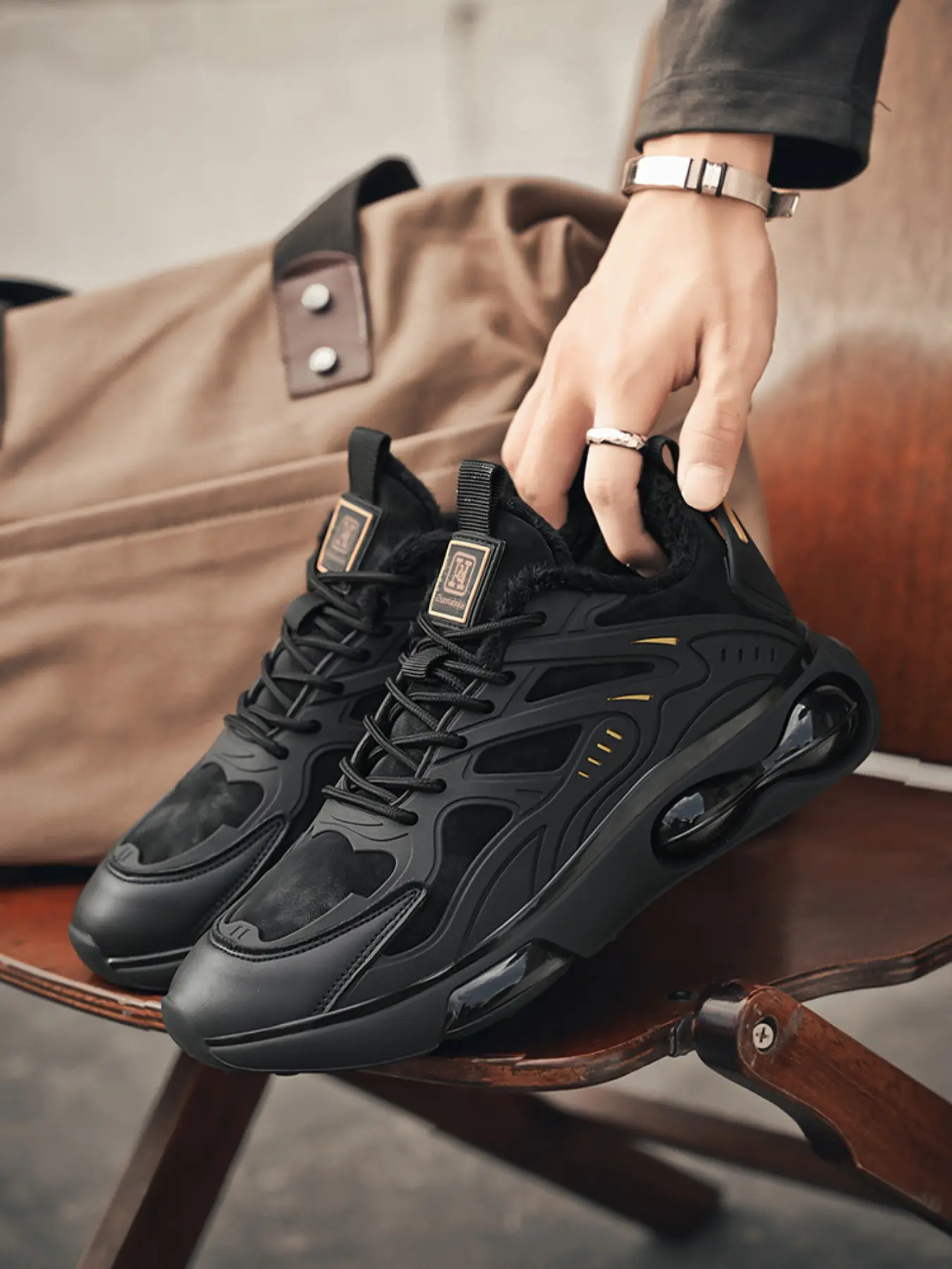 Men's Winter Fleece Lined Training Shoes, Thermal Warm Plush Interior Shock Cushion Athletic Sneakers, Lightweight Lace Up Non Slip Outdoor Gym Running Workout Footwear, Cushioned Running Shoes