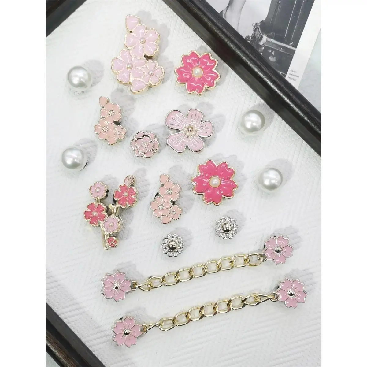 16Pcs Non-Toxic Waterproof ABS Synthetics Multicolored Cherry Blossom Shoe Charms with Pink Floral Chains & Faux Pearls - Removable DIY Accessories for Clogs, Bags, Christmas, Party Customization, Birthday Party, Diy Shoe Styling, Footwear Decor, Cute Cha