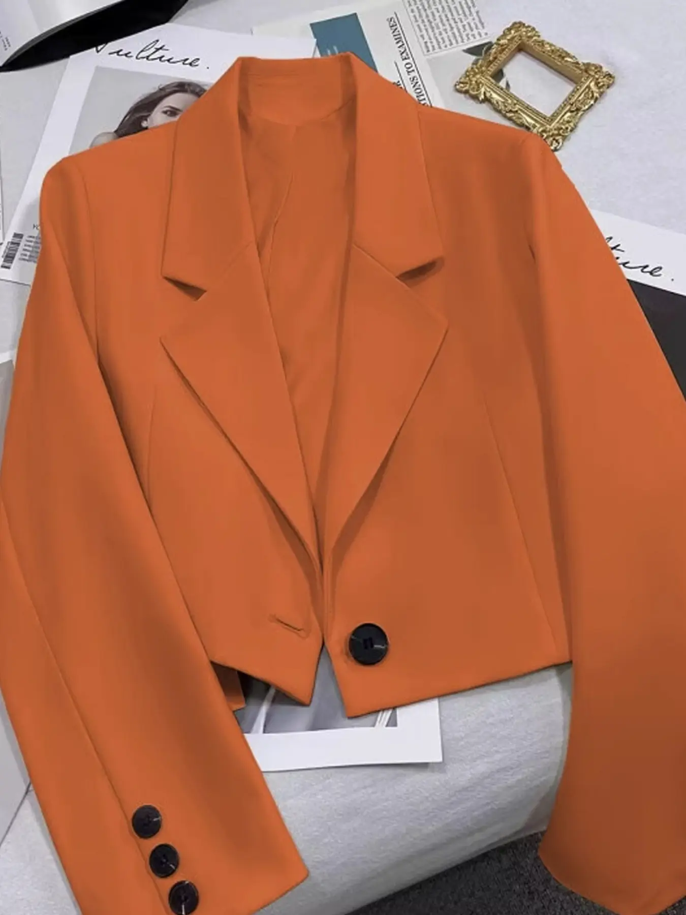 Instant Classic Short Women's Blazer, Simple Minimalist Single Button Design, Loose Fit, Long Sleeve, All Seasons, Versatile Office & Casual Wear, Elegant Chic
