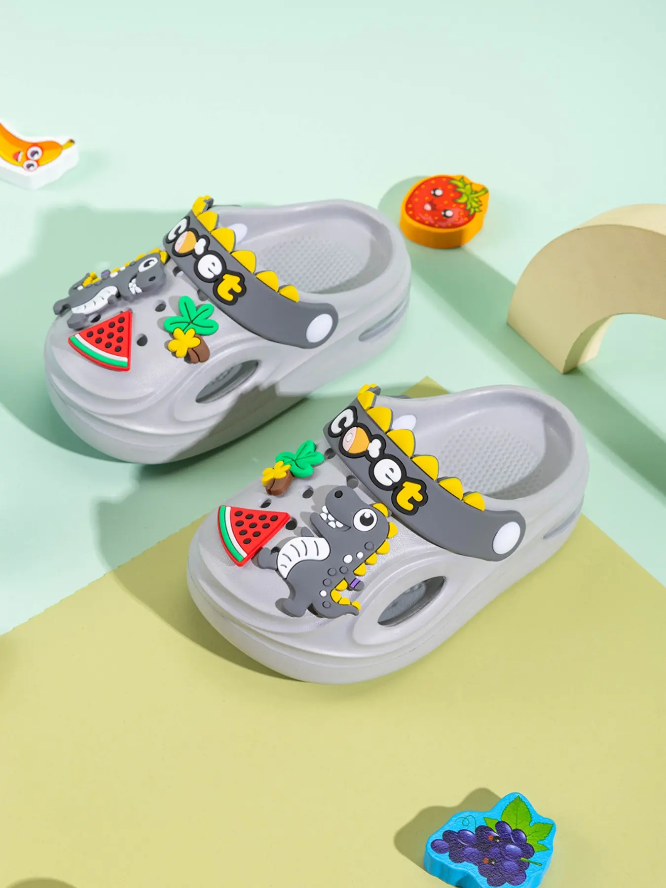 Baby Cute Dinosaur Cartoon Sandals, Cute Cartoon Slides, Soft Sole Anti-Slip Lightweight, Summer Kids Home Beach Slippers, Comfortable and Durable, Cartoon Print Shoes