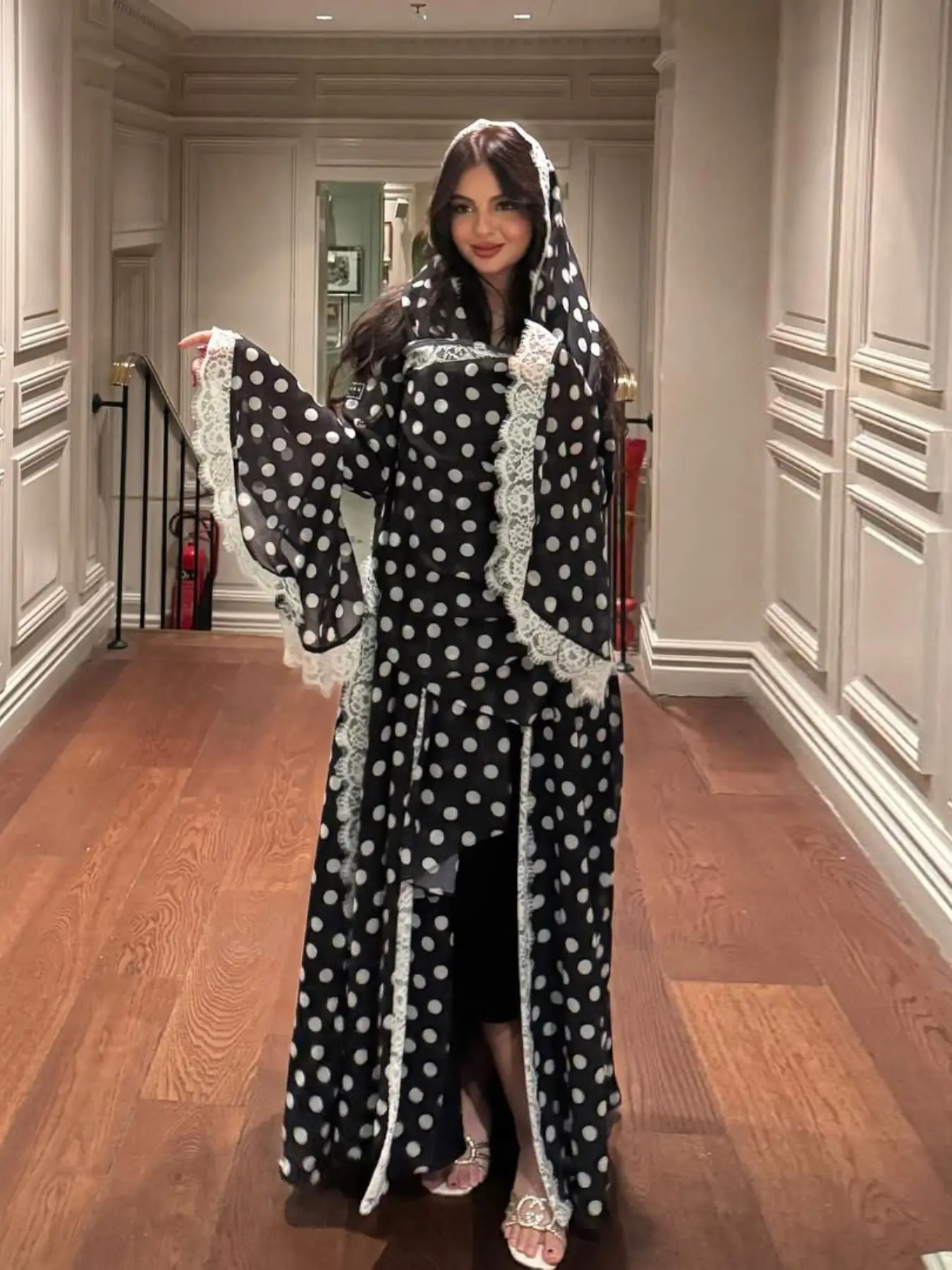 New Muslim Women's Vintage Base Polka Dot Lace Patchwork Headscarf Ruffle Sleeve Long Robe 2-Piece Set, Middle Eastern Long Dress with Headscarf