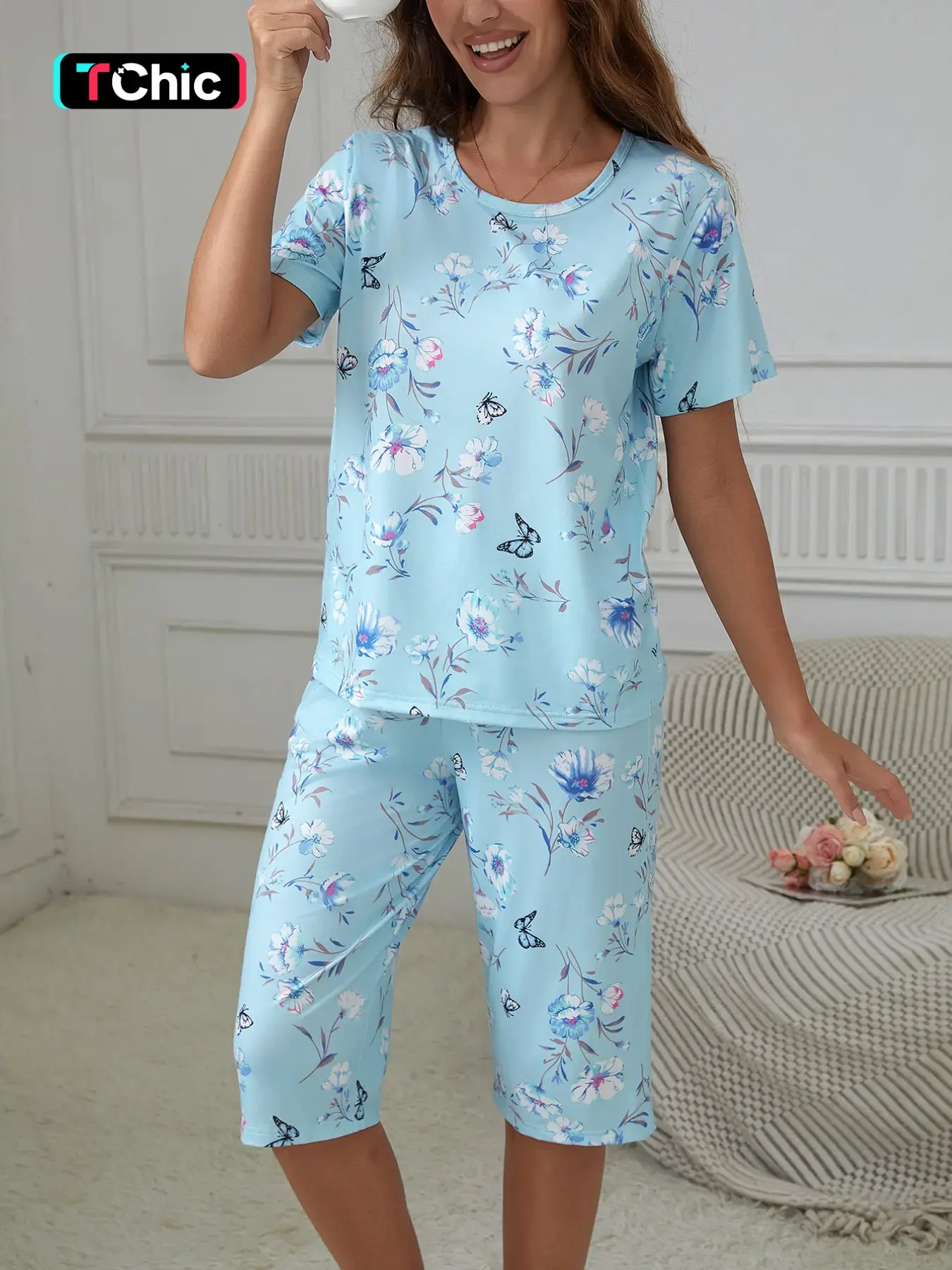 Women's Floral Butterfly Romantic Print Short Sleeve Pajama Set, Comfortable 2-Piece Sleepwear, Loungewear, Casual Fitted Design, Spring & Fall