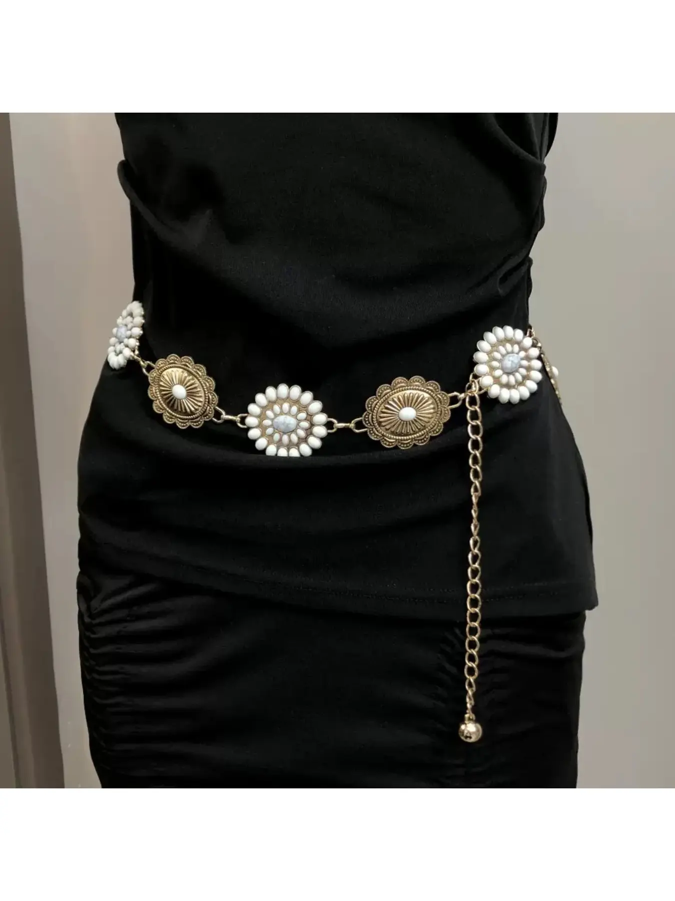 Bohemian ethnic style carved waist chain women's oval heavy industry flower design Boho belt skirt decorative chain girdle