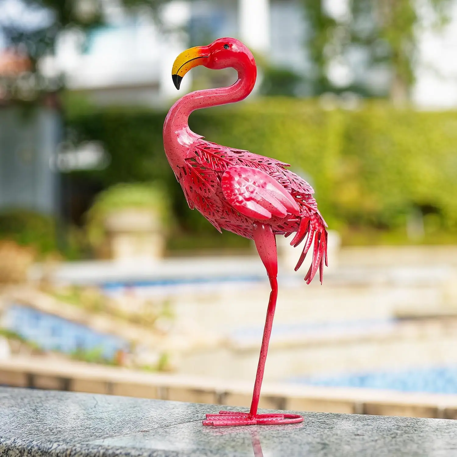 Metal Flamingo Garden Statues Outdoor Decor, Pink Flamingo Outdoor Sculptures Yard Art Decoration for Home Patio Lawn Backyard, Gift for Women Lovers Moms