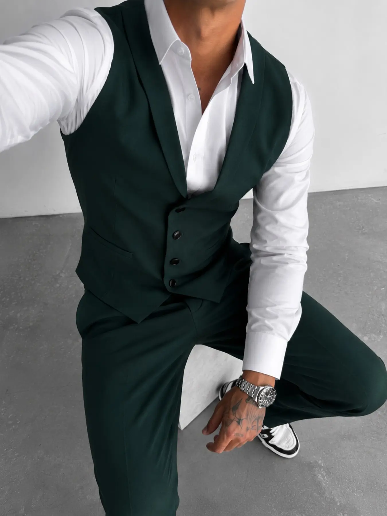 Men's Fashion Casual Stylish Suits Blazer Vest and Pants Set, Slim-Fitting Tartan Pattern, All Seasons Wear, Plain Surface Design