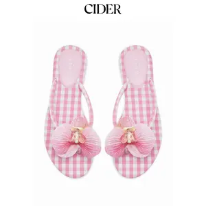 Cider FLOWER & GINGHAM FLIP-FLOP SLIPPERS
