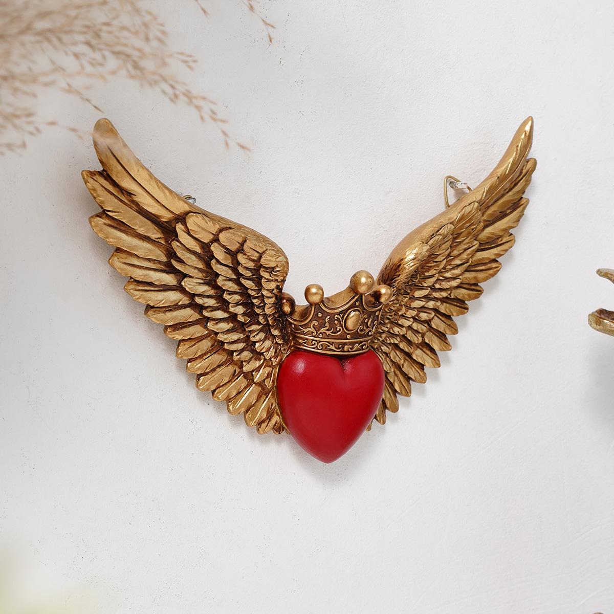 Resin Crown Heart Wings Decorative Hanging Ornament, Valentine's Day Handmade Wall Art, Room Decoration for Living Room, Study, Shop, Party