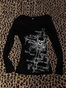 Women's Trendy Skull Cross Print V-Neck Long Sleeve T-Shirt, Versatile Casual Fit, Y2K Streetwear, Vintage, Holiday, Gothic Style