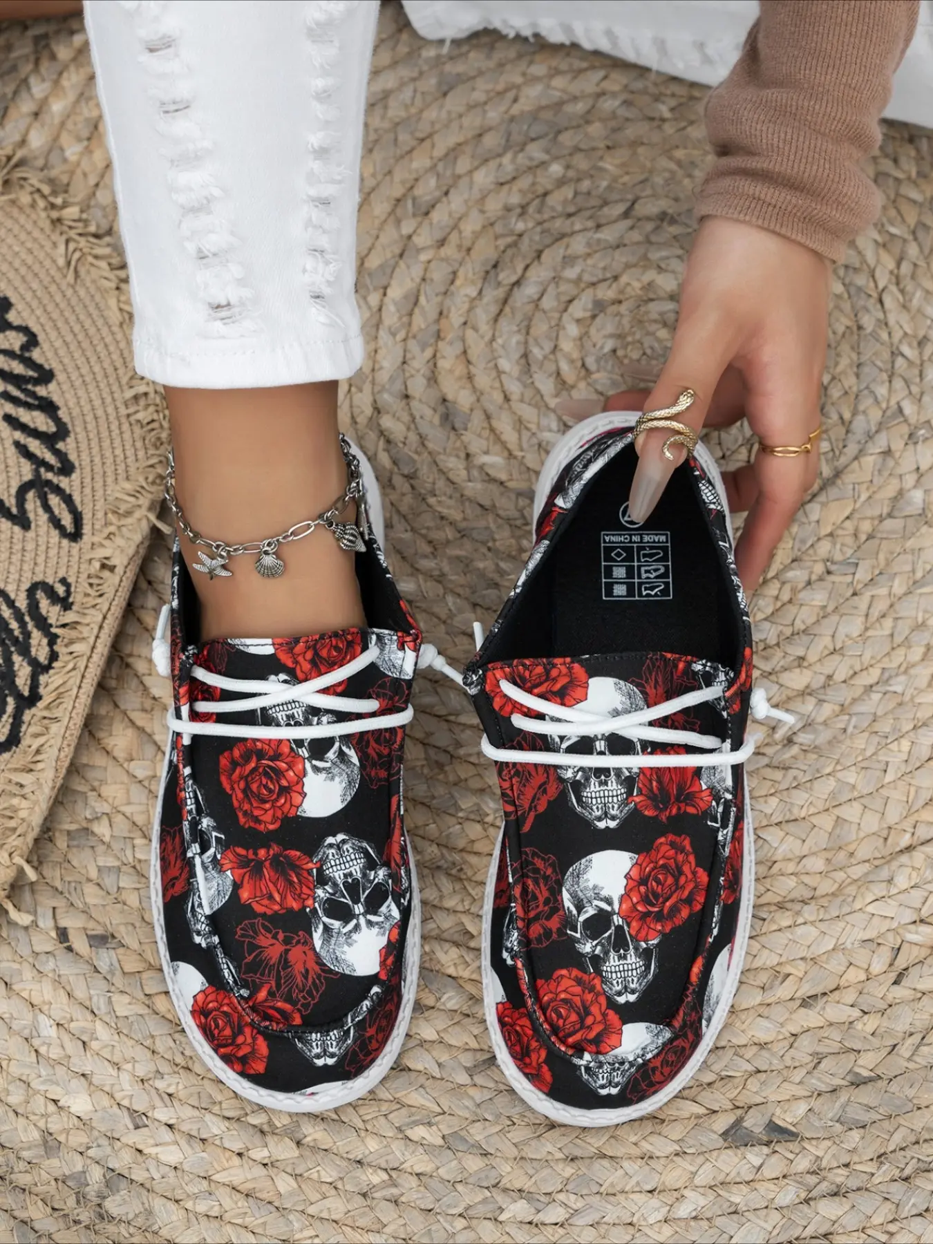 Skull and rose printed lace-up casual slip-on shoes cool fashion print lightweight soft sole for street daily wear