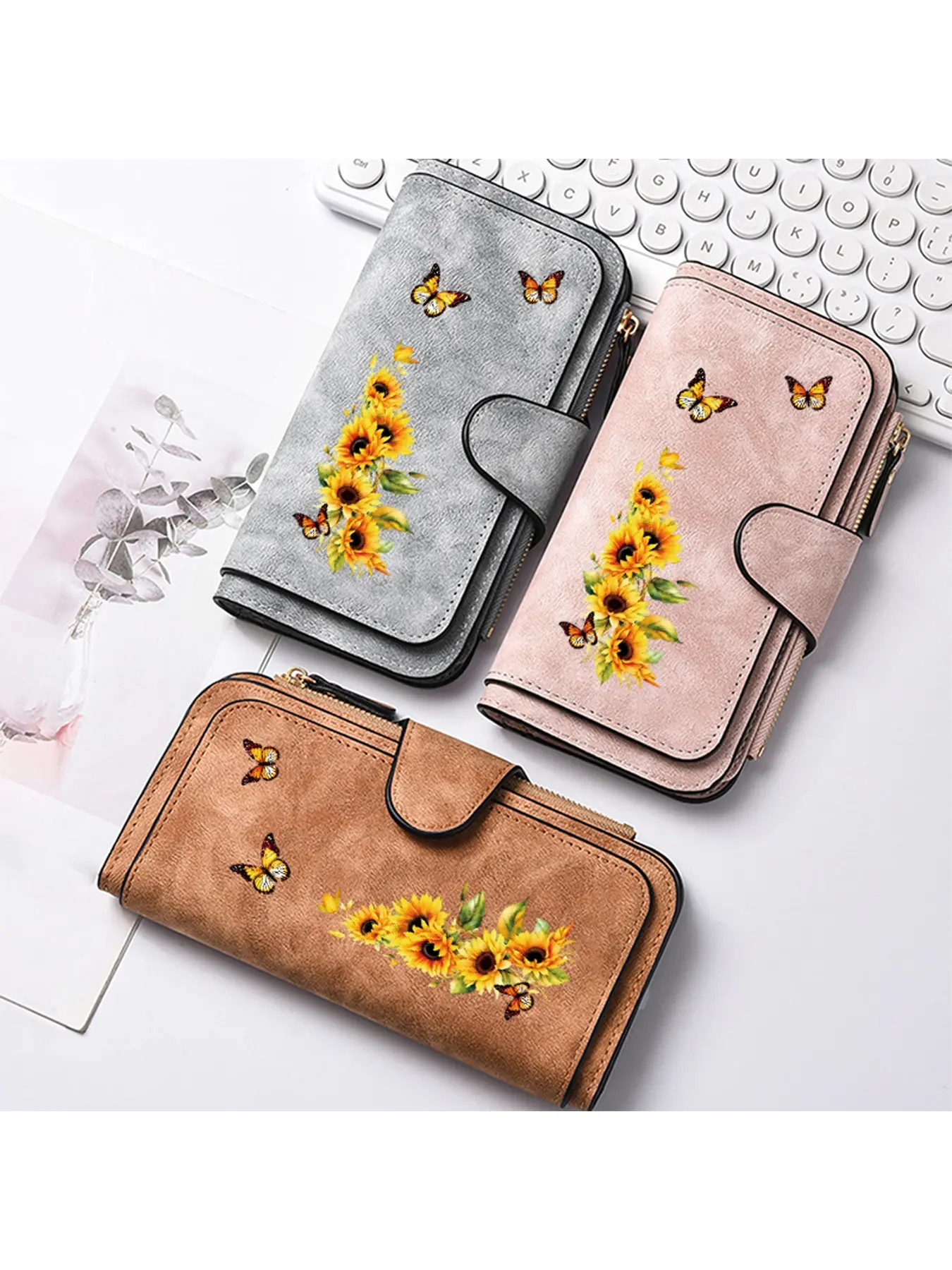 A ladies' wallet decorated with sunflowers and butterflies, a long ladies' wallet with multiple card slots, suitable for storing all your cards, fashionable and practical birthday/Halloween/Christmas gifts, Casual Wallet