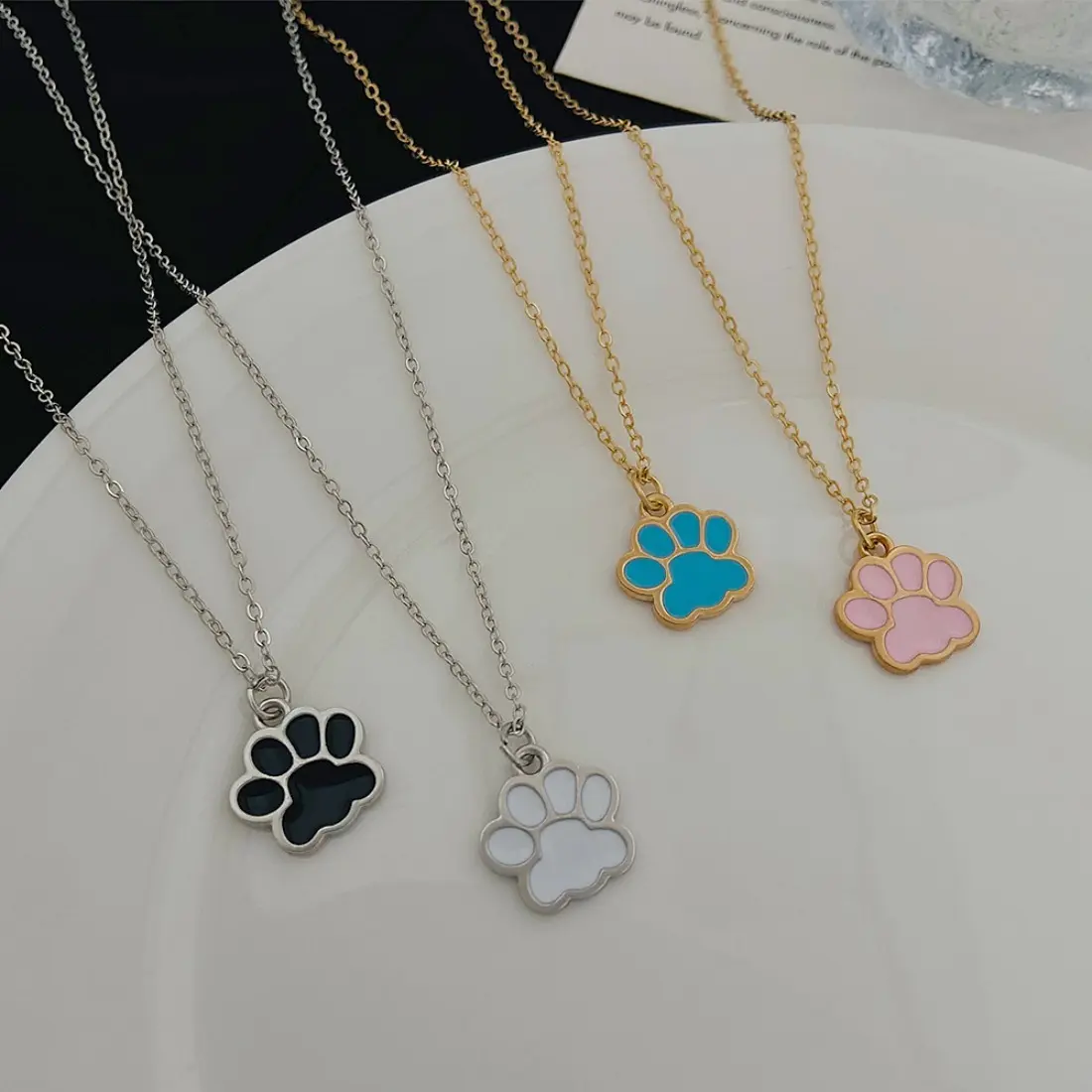 Cute Cat Paw Necklace for Women & Girls, Colorful Enamel Cartoon Pendant Necklace, Kawaii Y2K Aesthetic Fashion Jewelry, Lightweight Animal Lover Charm Necklace for Daily Wear, School, Party, Birthday & Gift for Cat Lovers