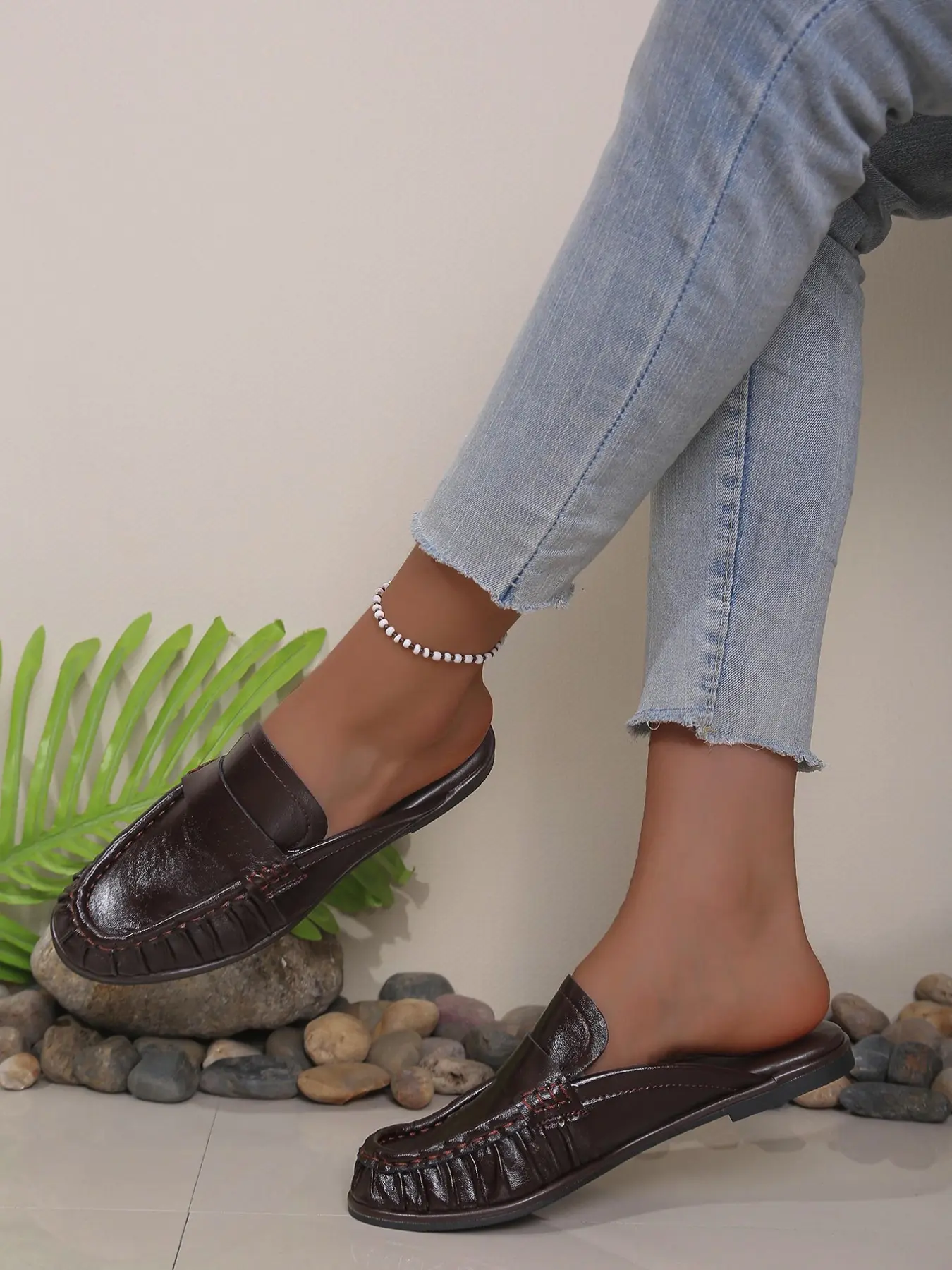 Spring Autumn New Retro British Style Pleated Slip-On Mules, Comfortable Casual Flat Shoes, No Heel, Easy Wear, Versatile Sandals
