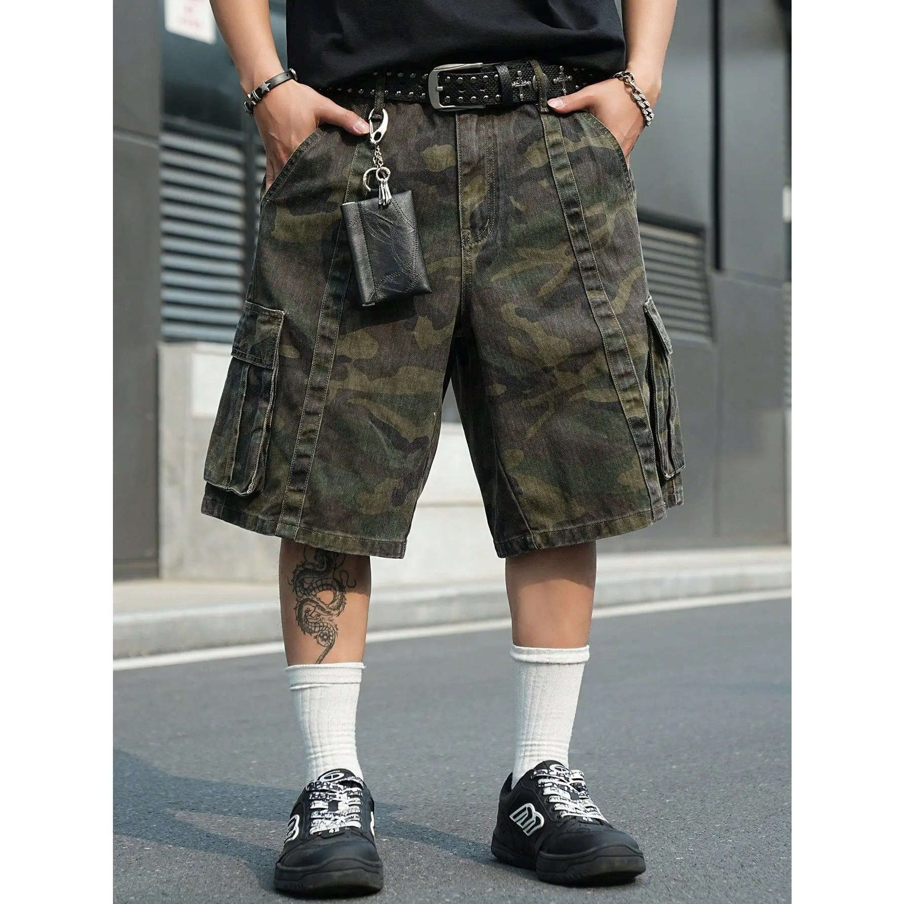Men Camo Cargo Jorts, Baggy Knee‑Length Camouflage Denim Shorts, Multi‑Utility Side & Back Pockets, Seam‑Detail Loose Fit Military Print Shorts, Y2K Hip‑Hop Street Bottoms For Skate Culture, Urban Hangouts & Summer Street Fits
