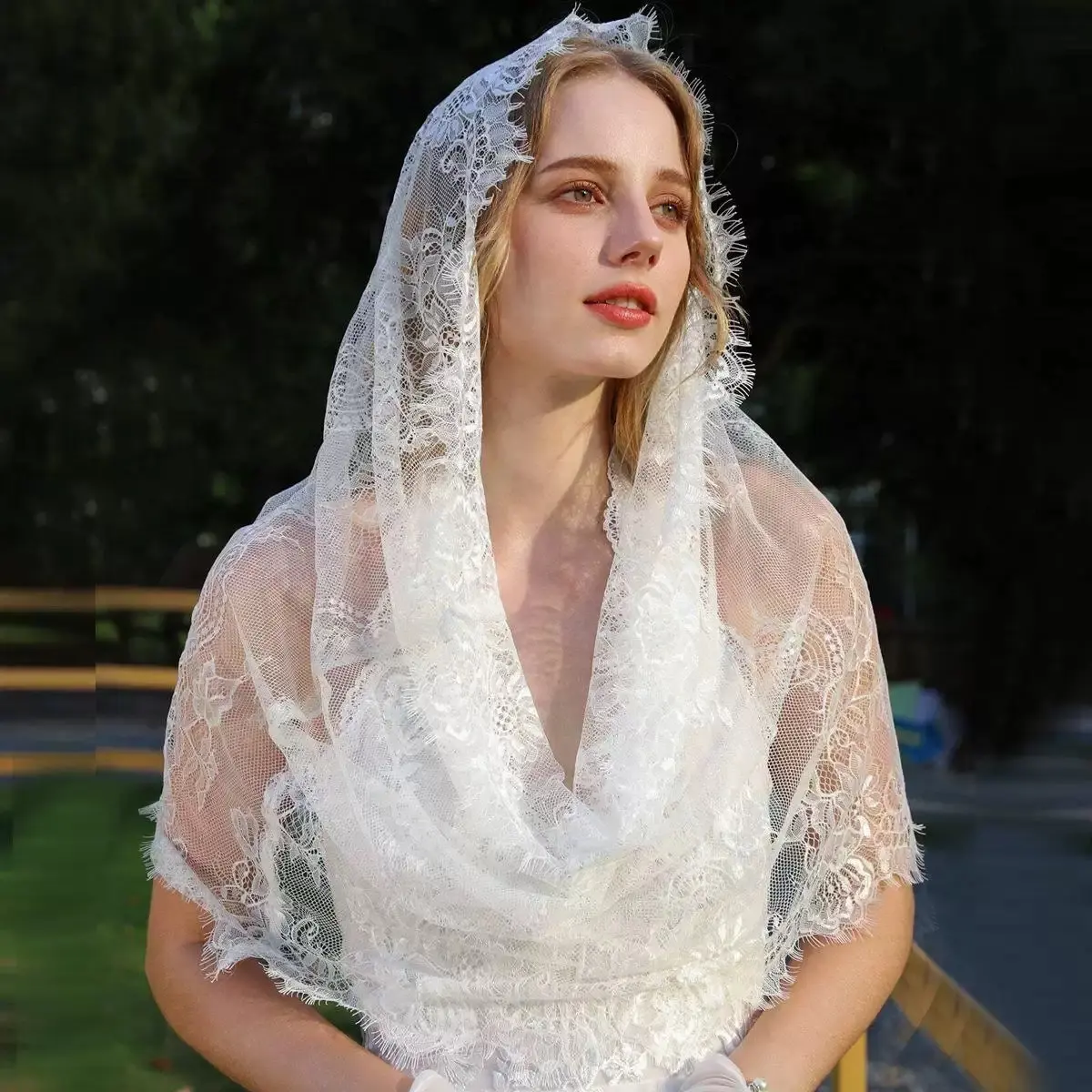 Effortless Floral Lace Eyelash Trim Mantilla Chapel Veil Headscarf Non Slip Soft Sheer Wrap Cover Headwear Bridal Wedding Church Photo Shoot