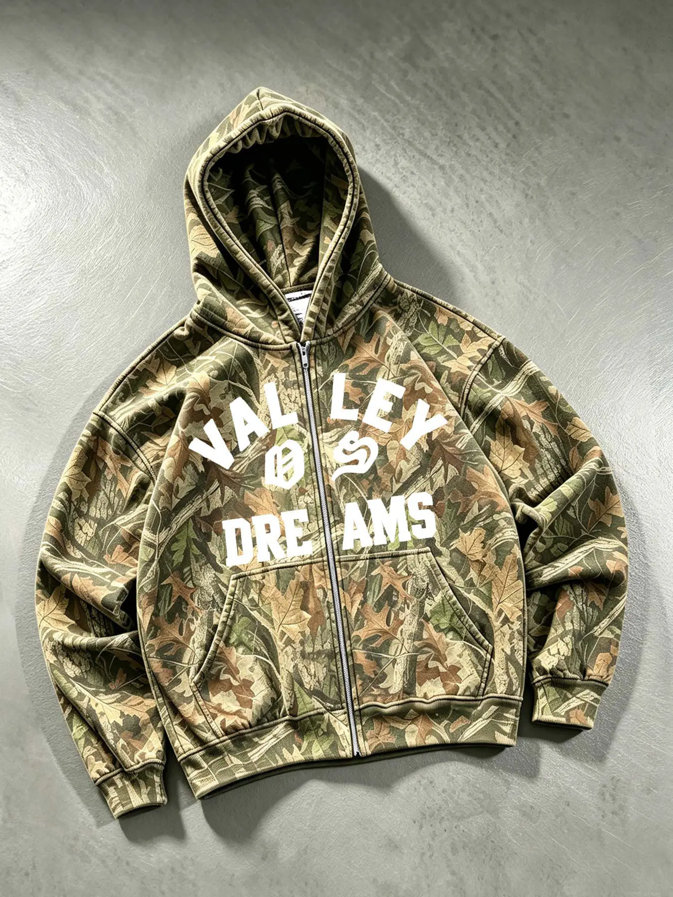 Vintage distressed camouflage men's zip-up hooded jacket with all-over forest leaf camouflage pattern, VALLEY VS DREAMS letter print loose cardigan jacket for men, American retro trendy brand couple style cardigan sweatshirt, Camo hoodie