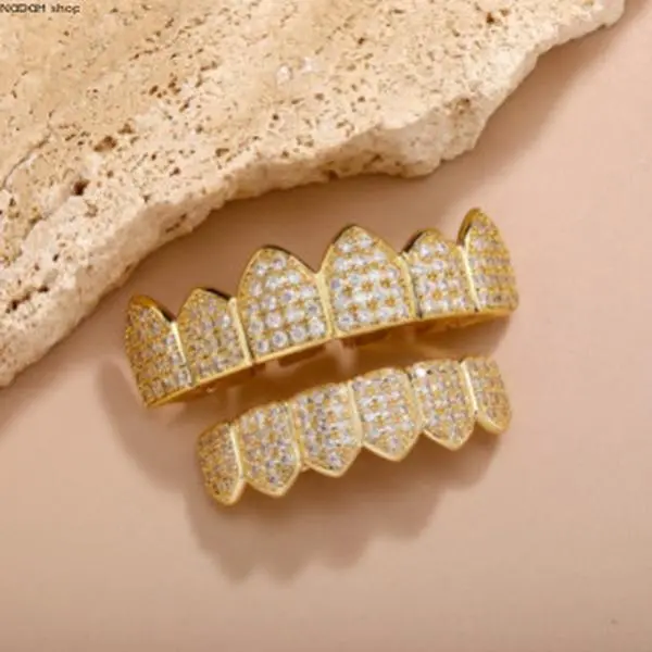 Luxury Iced Out Fang Mouth Jewelry, Hip Hop Men's Accessories with Artificial Zircon, Bold Statement Piece in Gold & Silver Finish for Parties