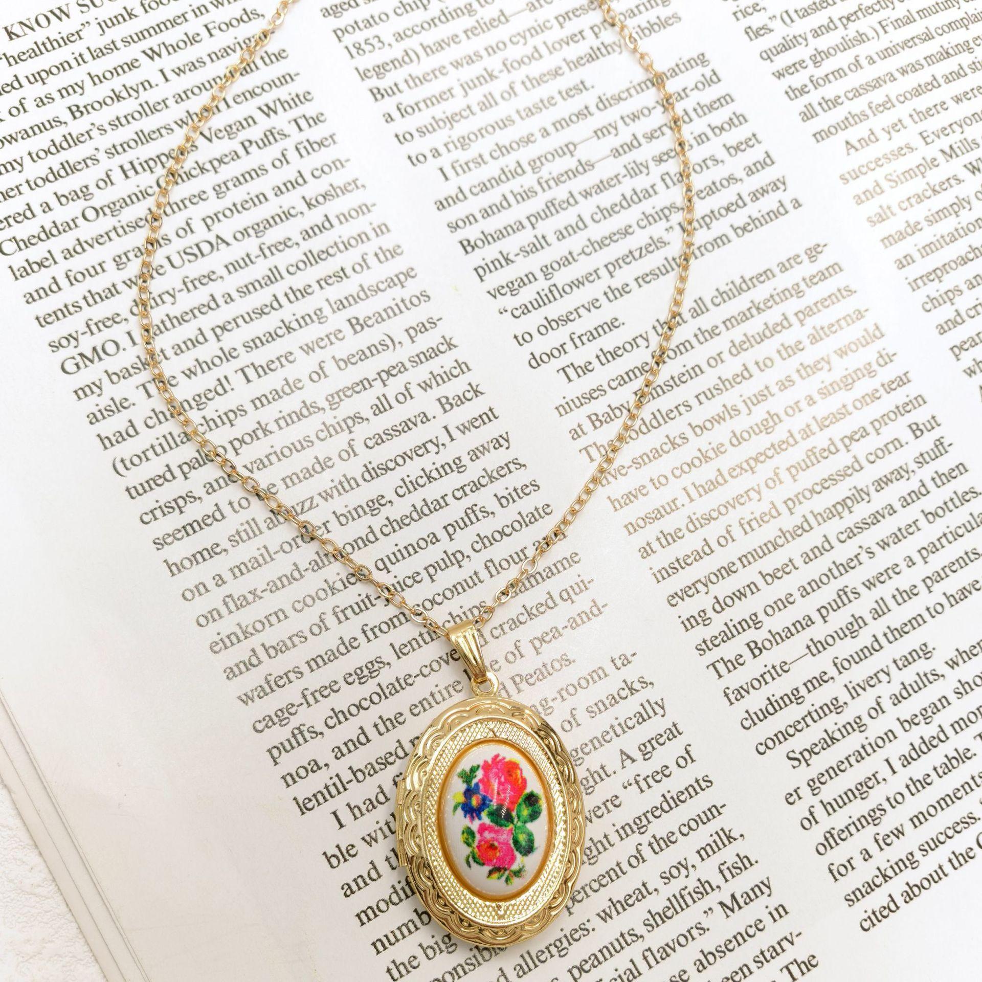 18K Gold Plated Photo Locket Necklace - Neo-Victorian Floral Openwork Pendant, Baroque Style Memory Keeper for Women, Elegant Vintage Picture Frame Jewelry, Personalized Gift for Mom chain men unisex religious teengirl charming weird girl