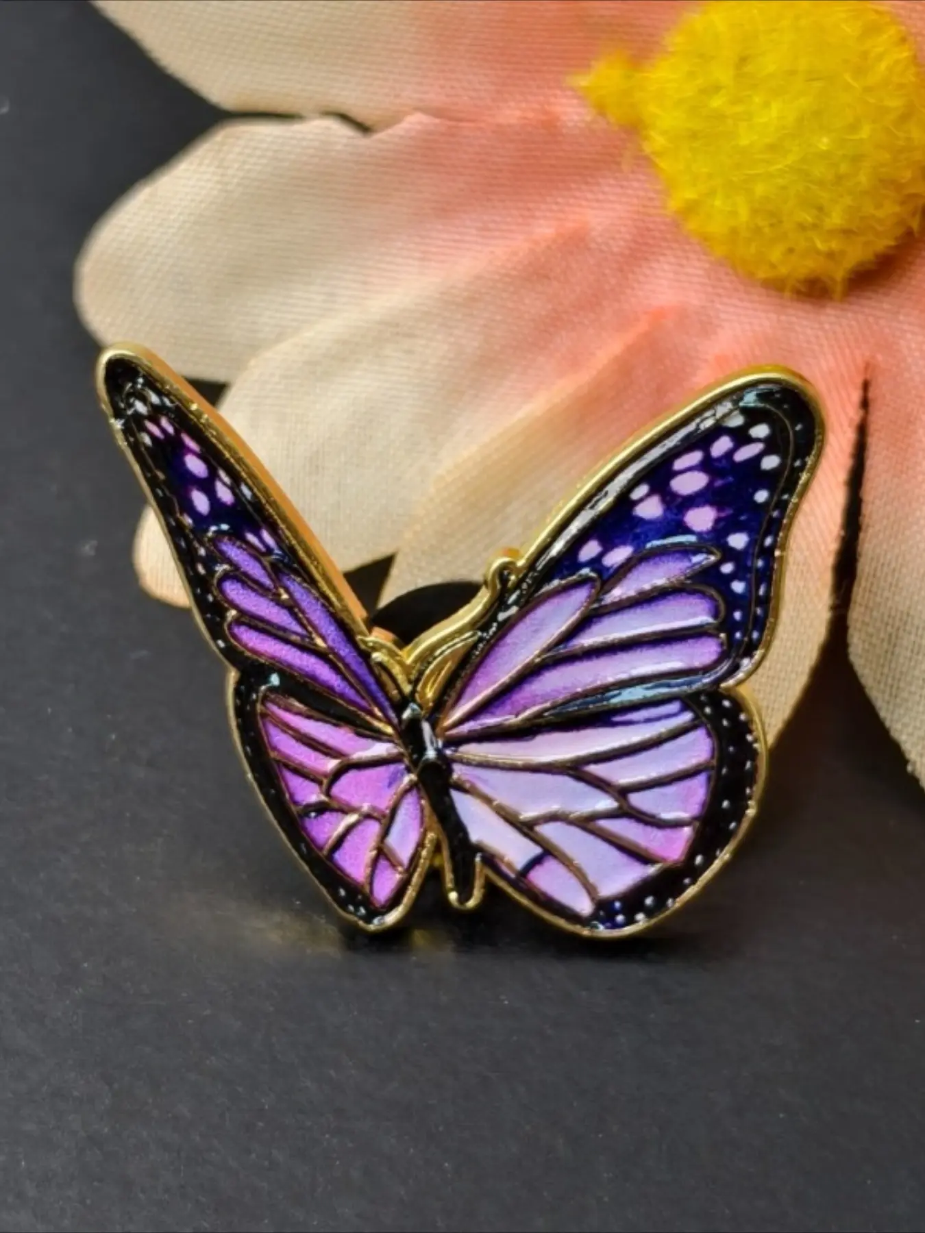 Exquisite Gradient Purple Butterfly Enamel Pin, Gold Trim Wing Insect Lapel Brooch, Vintage Nature Badge for Clothing Backpack Accessory, Gift for Butterfly Lovers