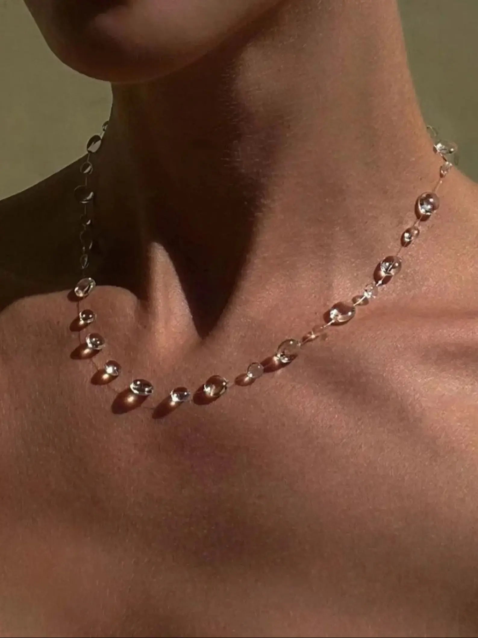 Women's Necklace Clear Water Drop Crystal Choker Necklace Dainty Transparent Teardrop Glass Bead Chain Summer Beach Vacation Minimalist Women Jewelry Lightweight Seaside Holiday Bikini Outfit Accessories 2026 Trendy dainty minimal jewelry