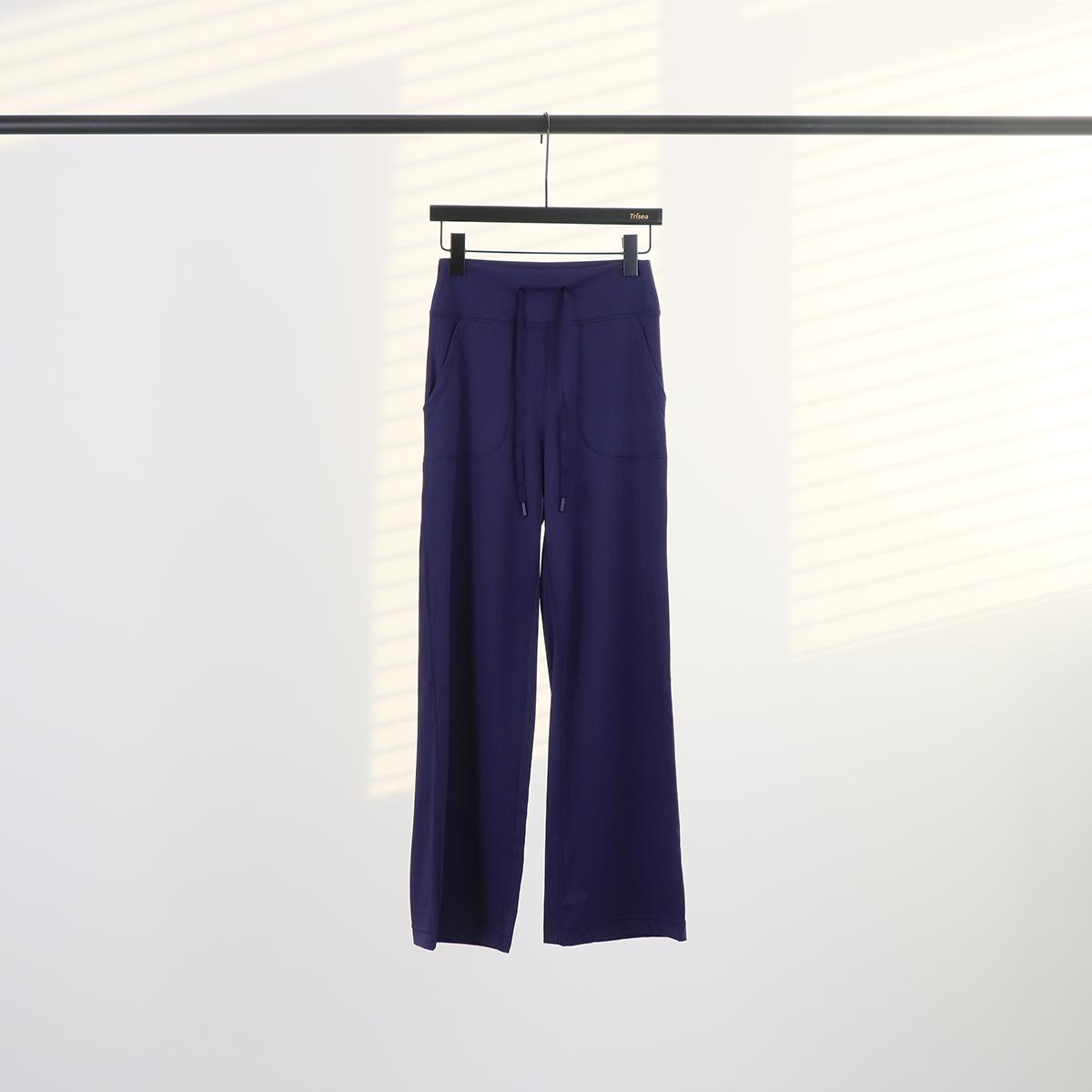 LULU Elegant Women's Straight-Leg Pants: A flattering, tailored fit perfect for both athletic and casual occasions, suitable for all seasons, and expertly crafted.