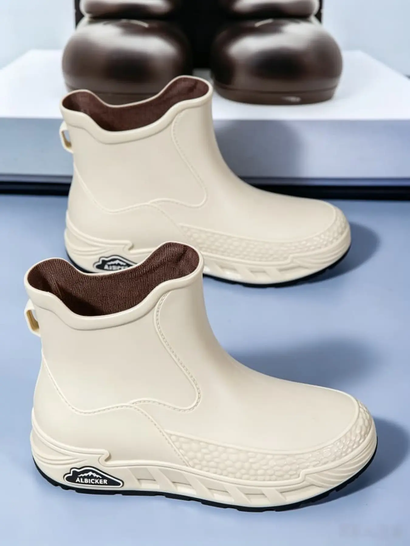 Versatile unisex ankle waterproof boots seamless thick deep tread sole for fishing car wash daily travel