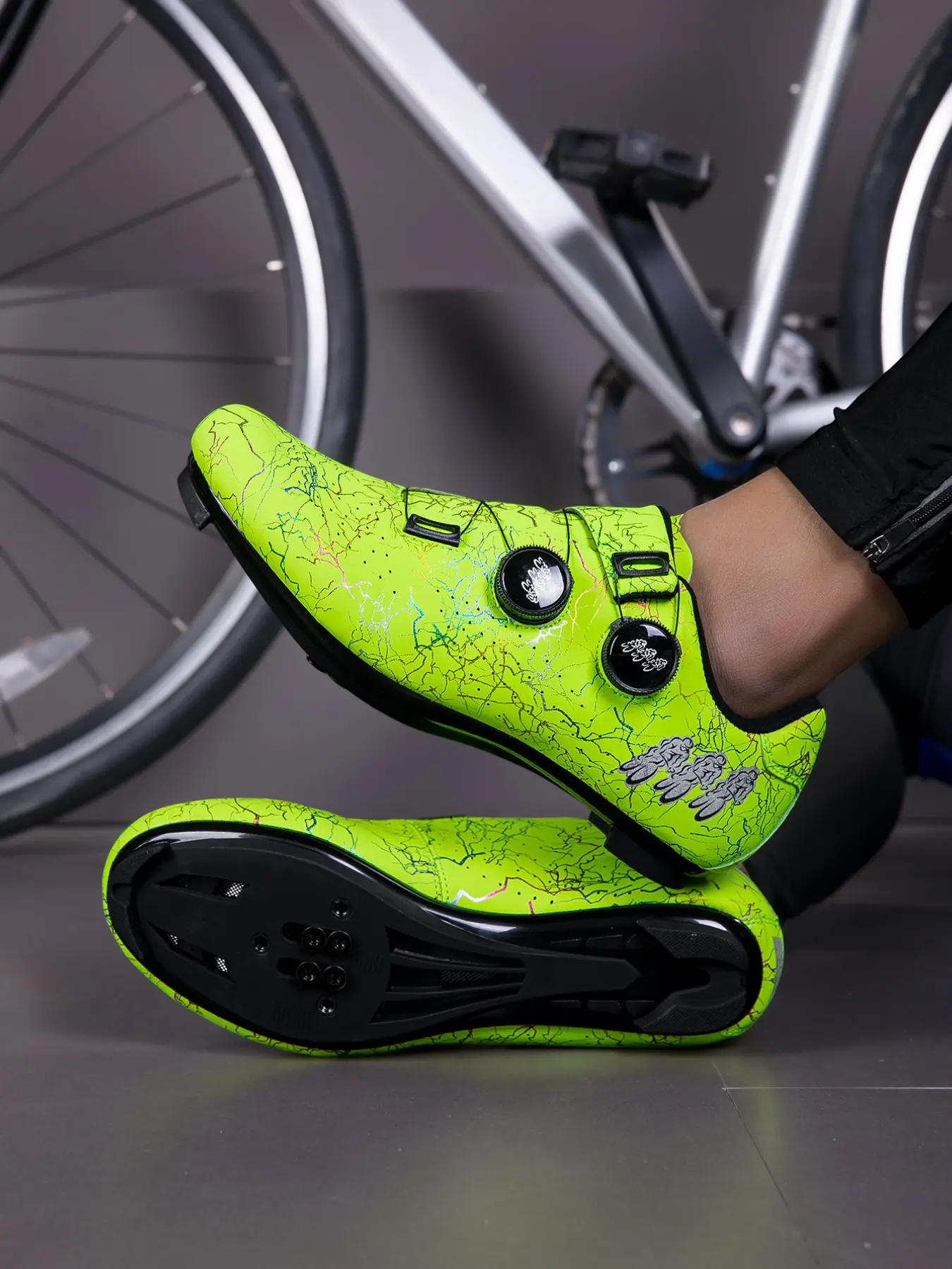 Unisex Clip-In Road Cycling Shoes, Breathable Hard Sole Bike Shoes, Cycle Shoes Compatible with 3-Bolt Delta Pedals for Indoor Stationary Bike & Outdoor Road Riding, Sports Shoes