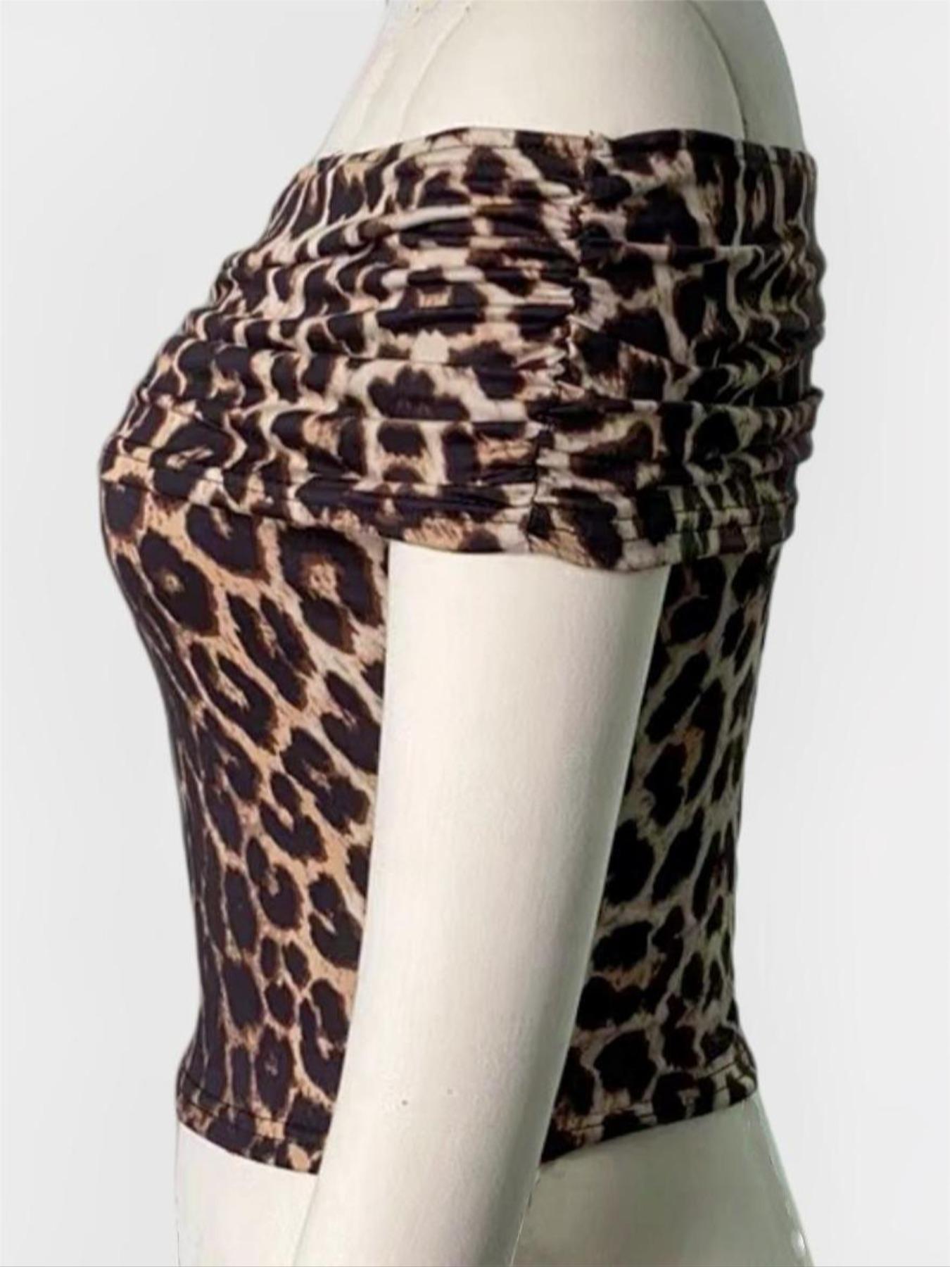Women's Leopard Print Off Shoulder Crop Tee, Y2K Sexy Vintage Fit Slim Casual T-shirt for Daily Wear, Ladies Clothes for Summer, Womenswear, Top