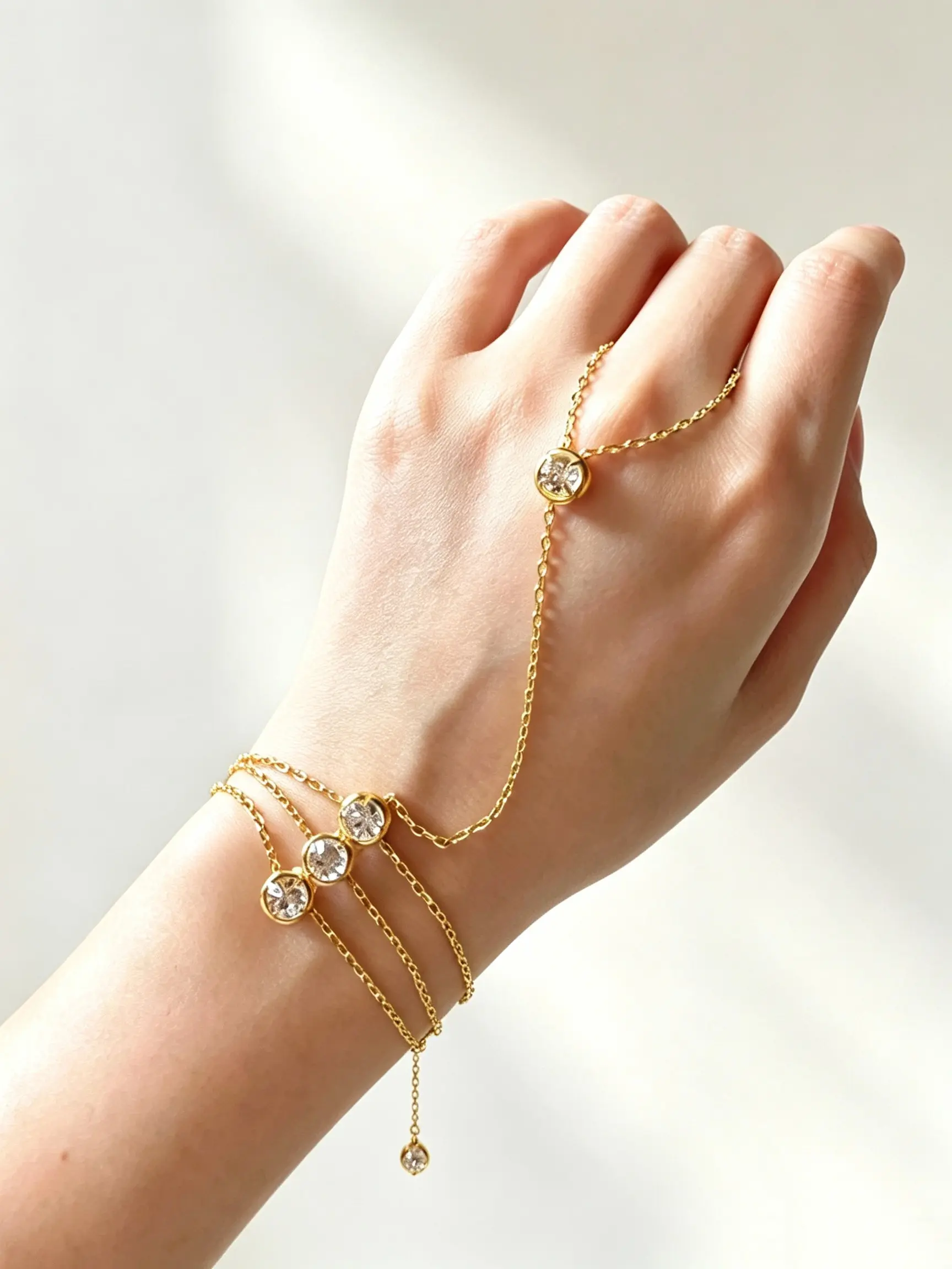 Circular Rhinestone Finger Chain, Minimalist Personality Style, Linked Finger Back Bracelet, Three-Layer Stackable Jewelry, Trendy Accessory, Rhinestone Bangle Bracelet