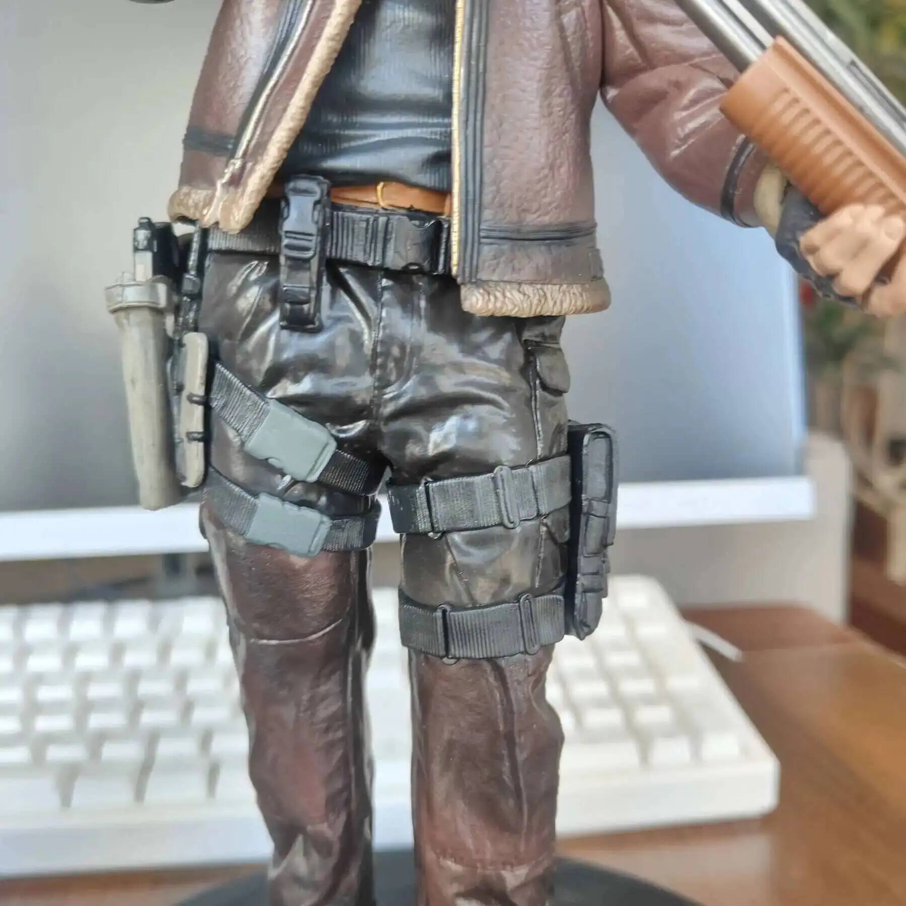 33cm Evil Leon S. Resident Kennedy GK PVC Action Figure Biohazard Game Leon Anime Figure Statue Model Toys Collection Doll Gift