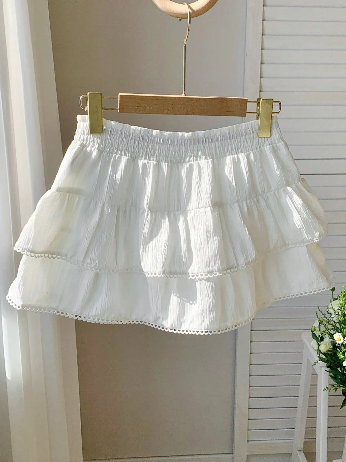 1 Piece Women's Woven Loose Skort, Fashion Skorts, Shirred Skort, Elastic Smocked Waist, Tiered Ruffle Hem, Scallop Trim, Lined Shorts, Breathable Lightweight Crisp, Sweet Romantic Casual Feminine Style Skirt Bottoms