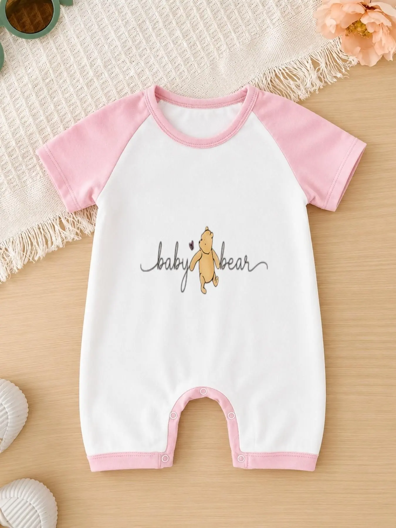 Vintage Winnie the Pooh Print Baby Jumpsuit, Fun Themed Bodysuits, Cute Casual for Daily Crawling & Outdoor Wear, Unisex Newborn Clothes, Perfect Gift