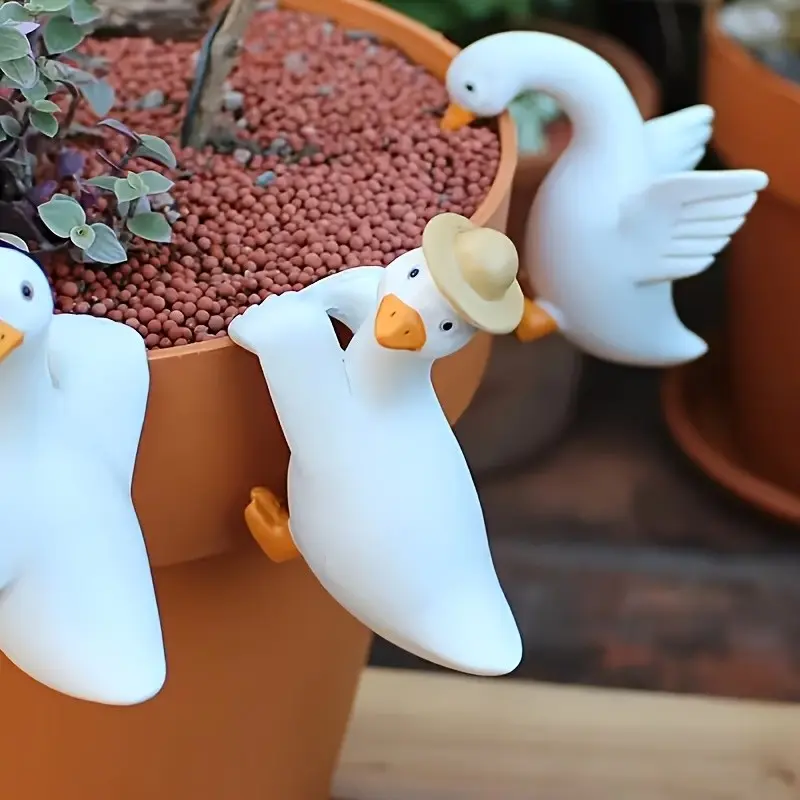 3pcs Cute Duck Climbing Tree Resin Figures, Resin Ducks, Kawaii Duckling Garden Decor, Adorable Desk Accessory, Perfect for Home Decoration