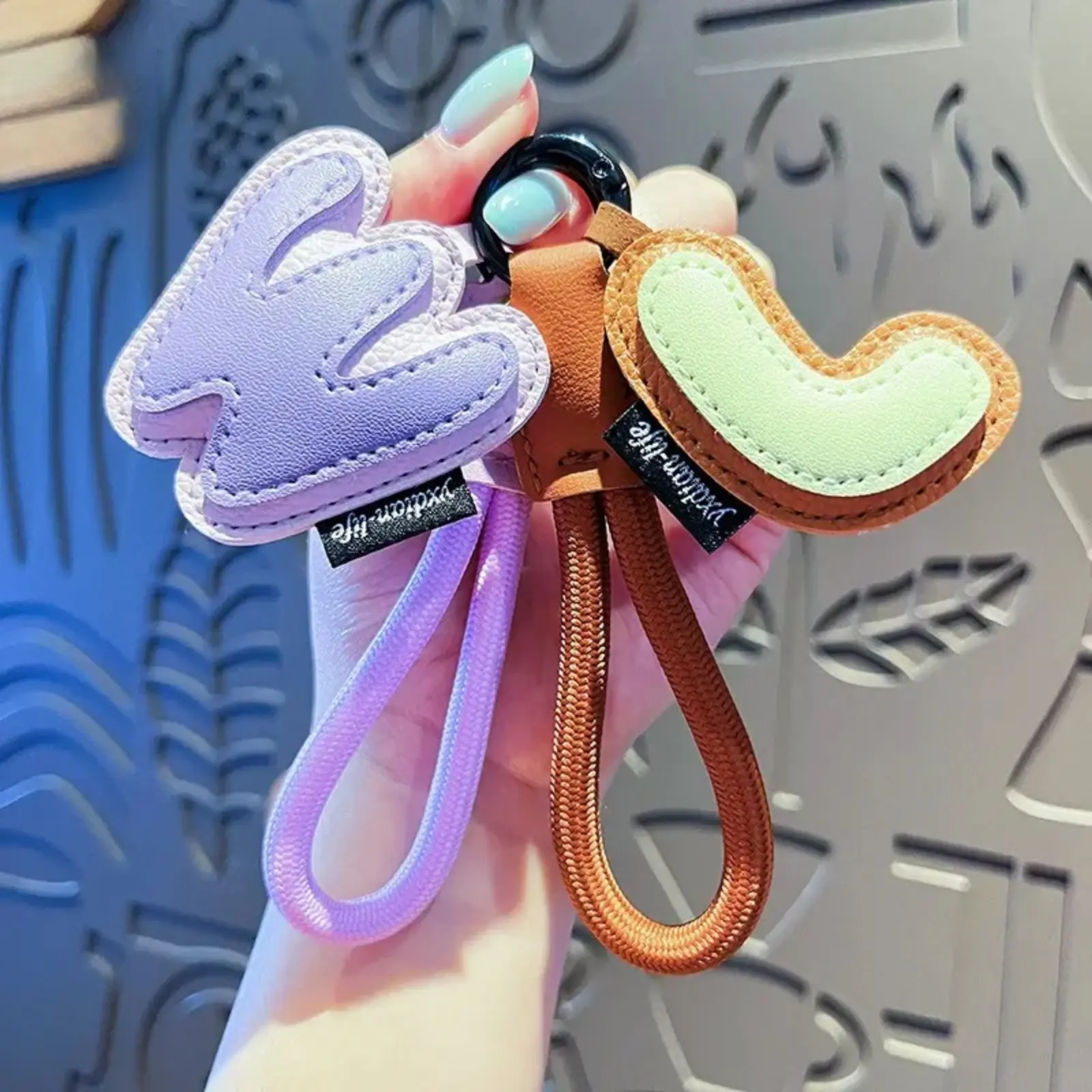 Creative 26 Alphabet Initials PU Leather Keychain with Braided Strap, Minimalist Single Letter Pendant Charms, Elegant Matching Couple Bag Decor Accessories, Dainty Daily Carry Ornament & Sweet Small Gift Choice for Women