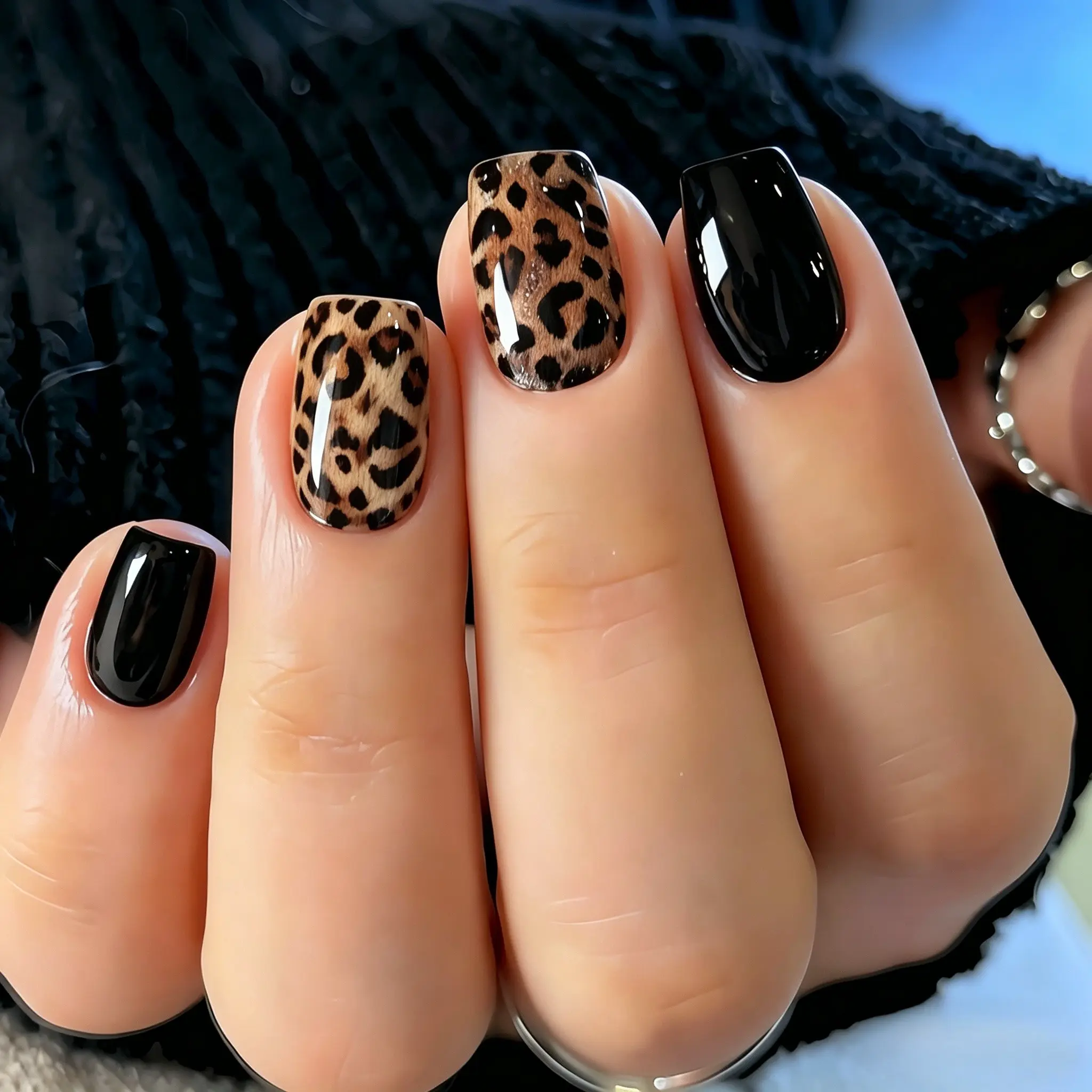 24pcs Trendy Glossy Leopard Print Hybrid Nail Tips, Short Square False Nails, Diy Fake Nails, Millennial Style for Night Out & Casual Parties