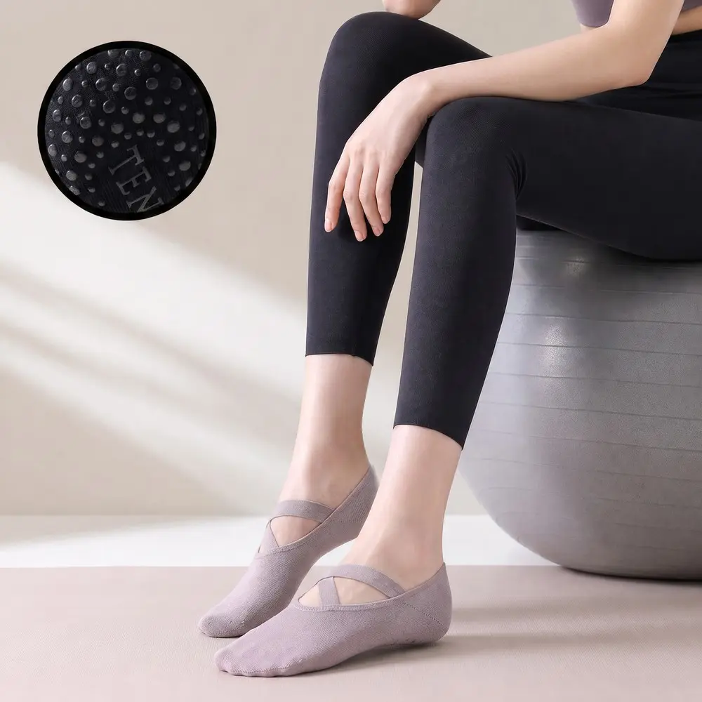 Women's Yoga Ankle Socks, Polyester Athletic Socks, 1/3/5 Pairs Non-Slip Breathable Comfortable Sports Grip Socks for Pilates, Dance, Fitness, Gym and Workout, Women's Socks for Indoor and Outdoor Wear, Womenswear Sock Set, Athletic Grip Sock