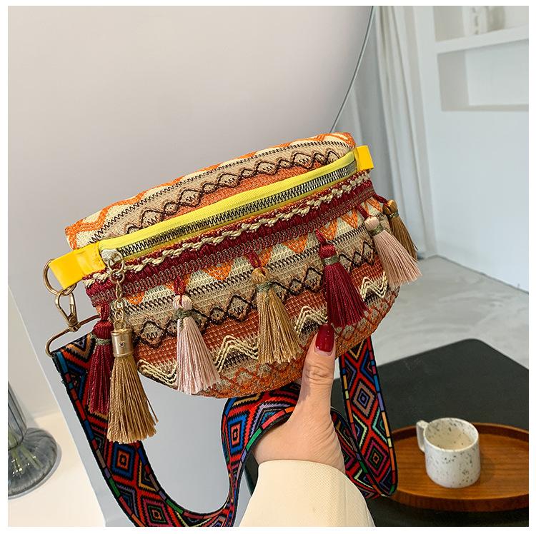Ethnic style lace women's chest bag 2026 summer new tassel shoulder bag fashionable ethnic style women's chest bag