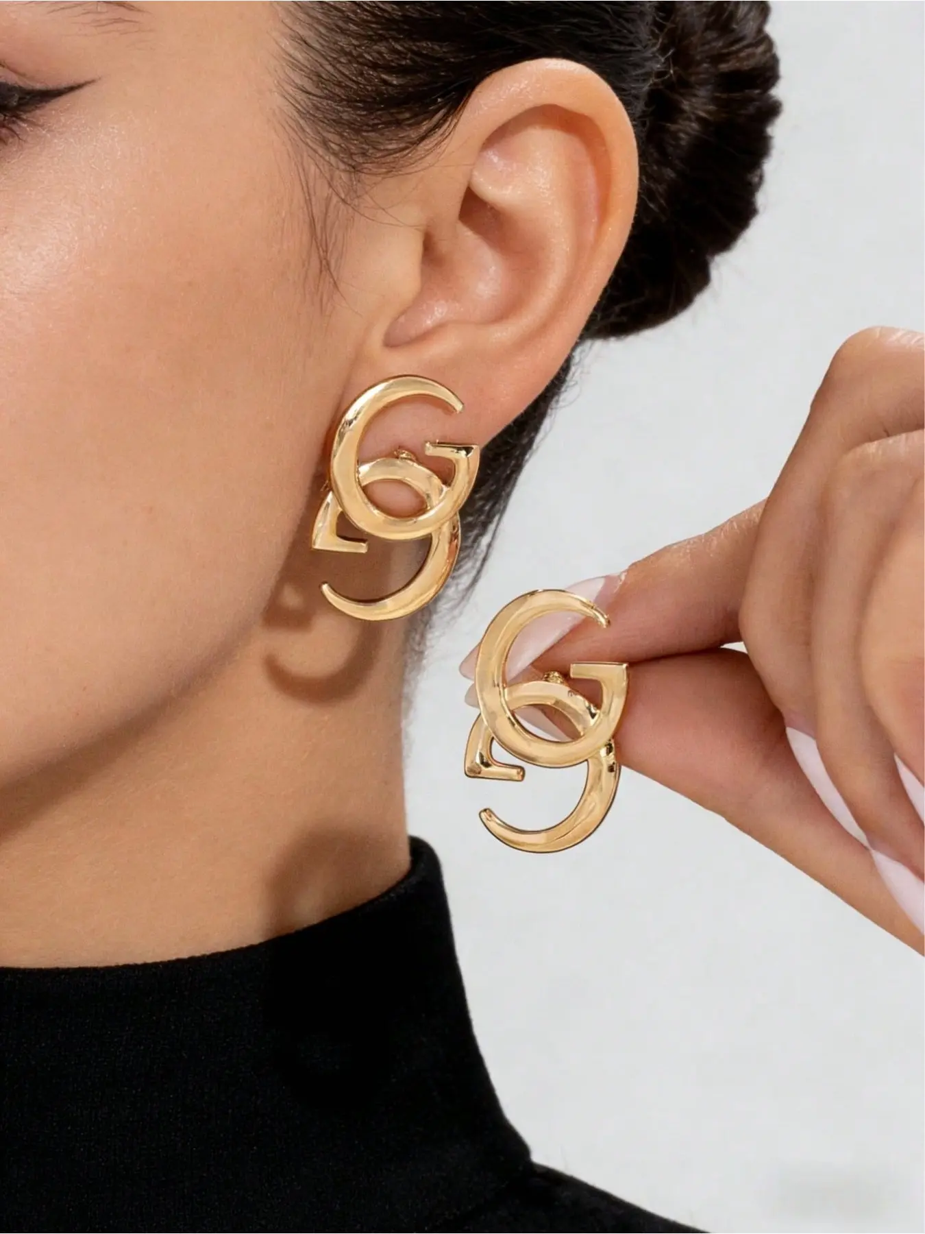 1 Pair Thick Tube Double G Interlocking Geometric Earrings, Glossy Double Ring Intertwined Letter Metal Earrings, Luxury Commuter Style, Elegant Elegant, Fine Craftsmanship, Minor Scratches Are Normal, Please Con