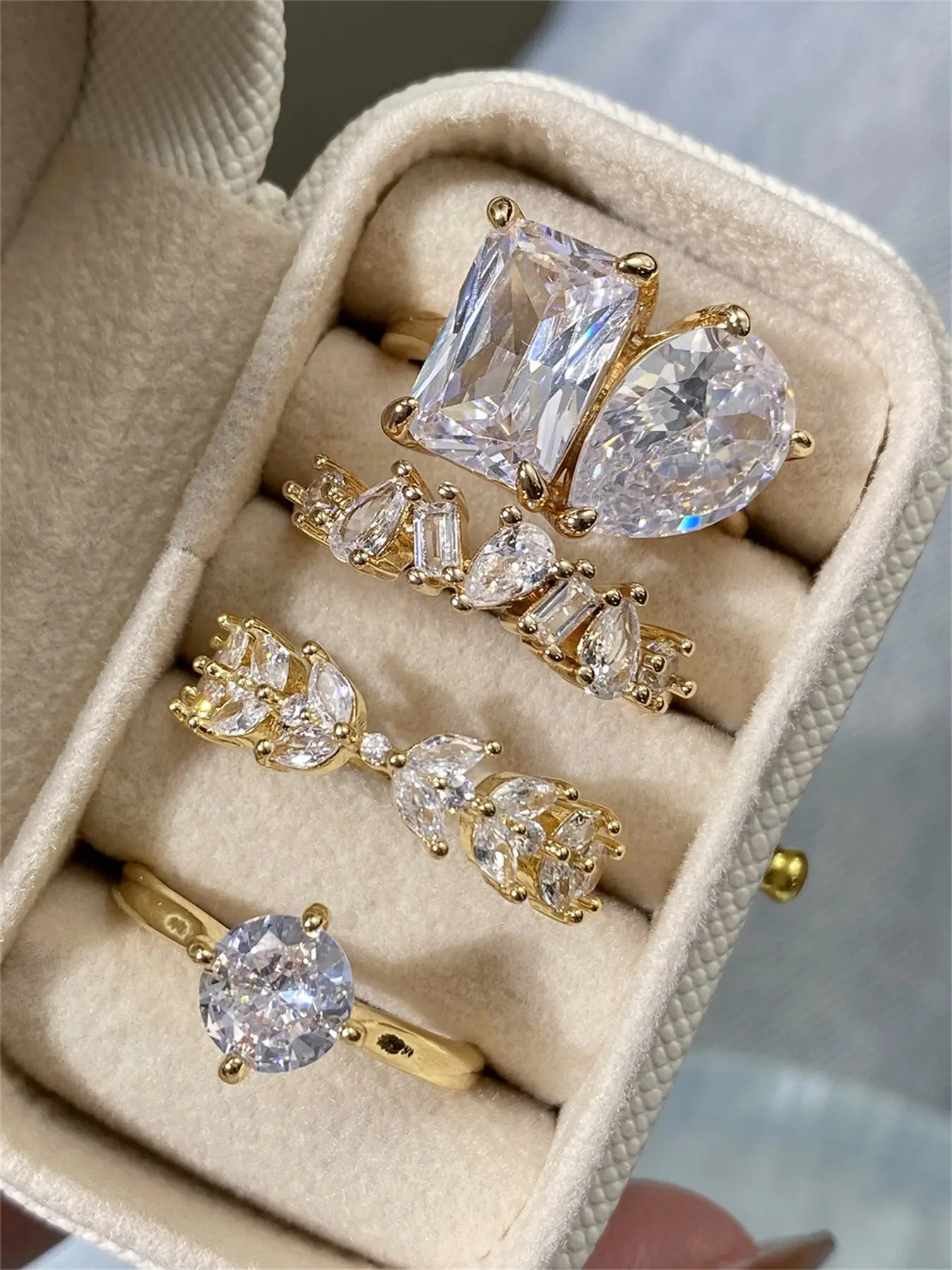 4-Piece Fashion Cubic Zirconia Ring Set with Gift Box, Perfect for Women, Ideal for Weddings, Engagements, Anniversaries, Valentine's Day Gifts, Elegant Ring Set