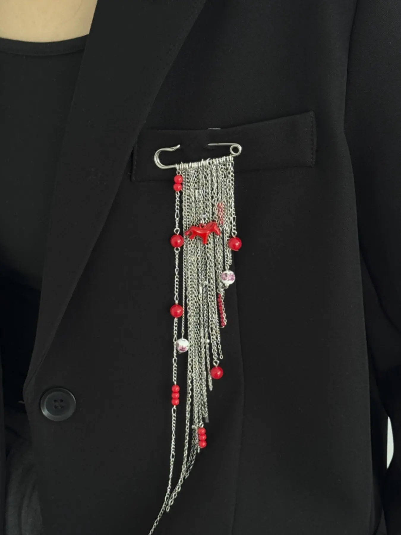 Design Sensational Horse Pendant Fringe Brooch, Unique Ceramic Bead Suit Pin Accessory, Stylish Fashion Jewelry for Men and Women