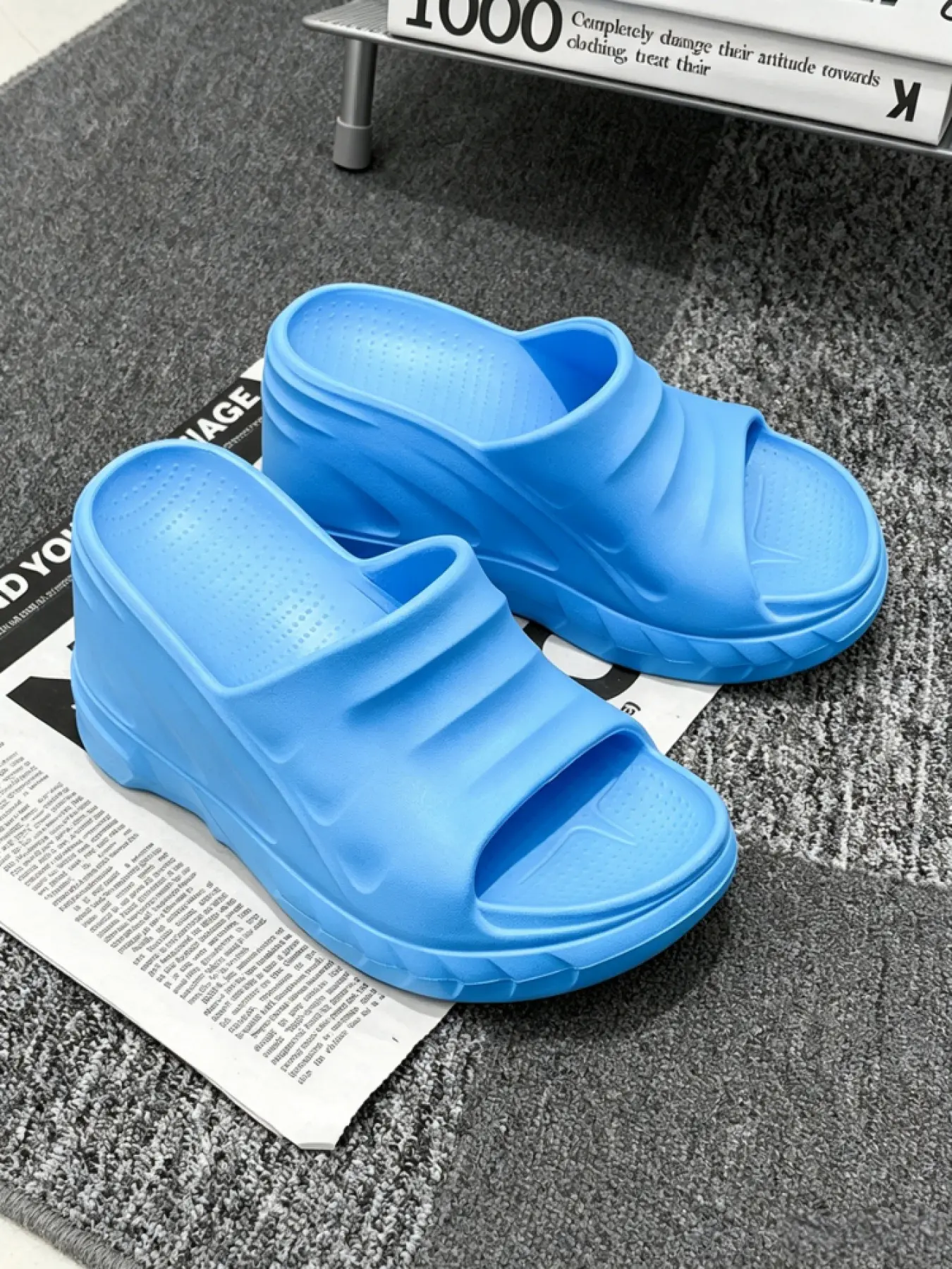 Women Height Boost Platform Slides, Sliders Shoes, Minimalist Trend Style, Lightweight One-piece Material, Serrated Anti-slip Outsole, 3D Wavy Breathable Upper, Sloped Sole Lengthen Leg Lines, Ideal For Shopping, Home Leisure & Short Trips