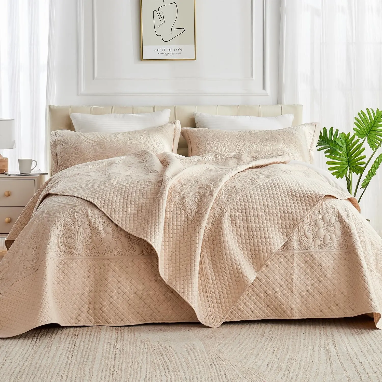 Oversized King Quilts 128x120, California King Bedspreads with 2 Pillow Shams, Ultrasonic Quilting Floral Pattern Soft Microfiber Lightweight Extra Large Bedspread, Beige