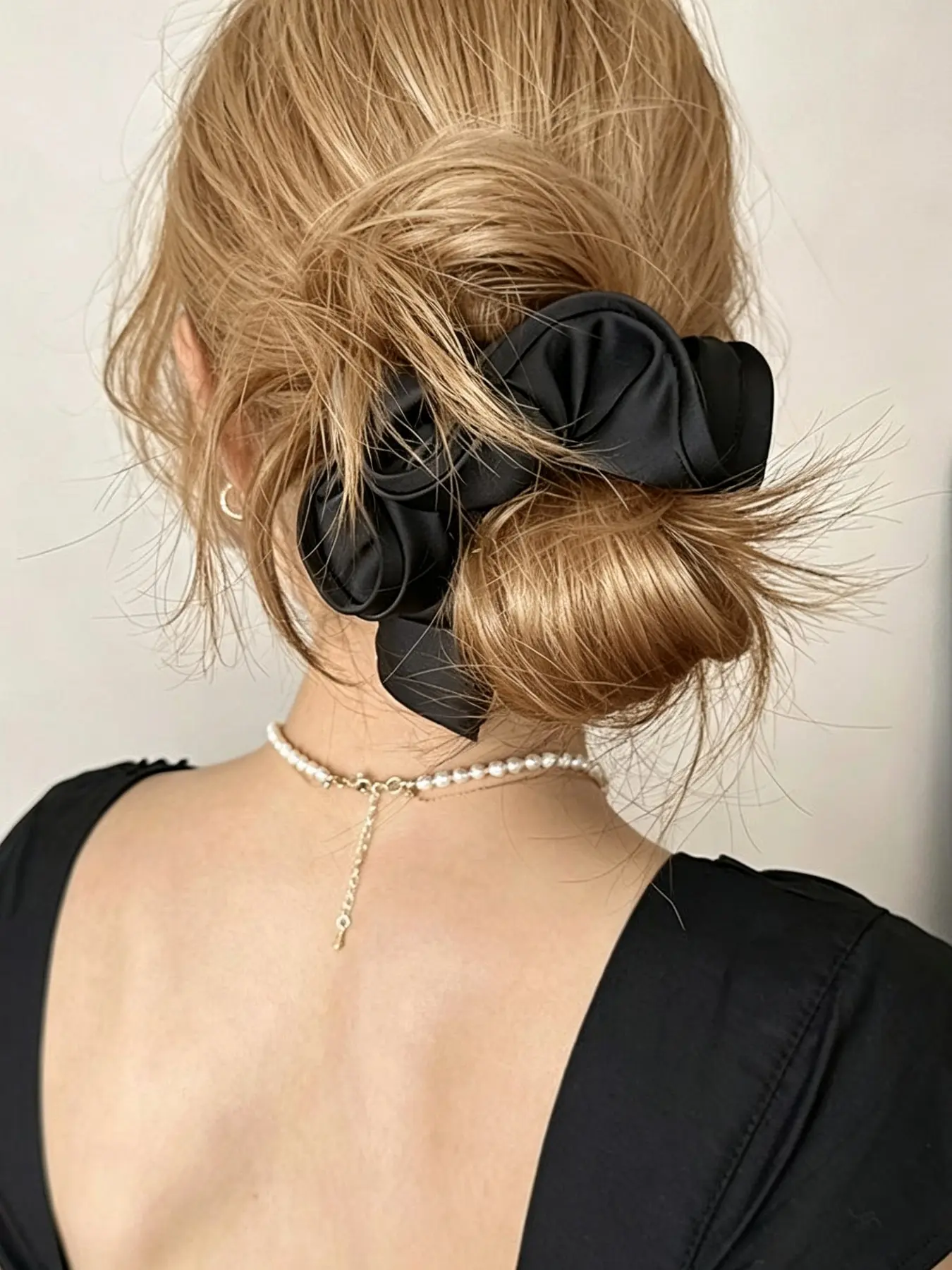 Large Size Satin Flower Bud Hair Elastic Band, Scrunchies, Fashionable Hair Accessories, Fashion Accessory for Women, Fits Most Sizes, Multiple Color Options Available