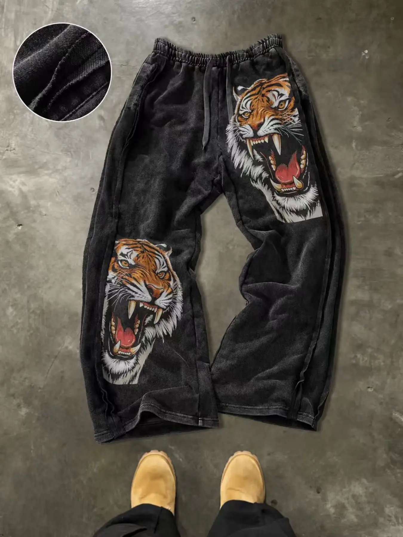 American High Street Style Distressed Sweatpants, Straight Leg Wide Leg Design, Realistic Roaring Tiger Print, Frayed Edge Patchwork, Retro Wild and Cool