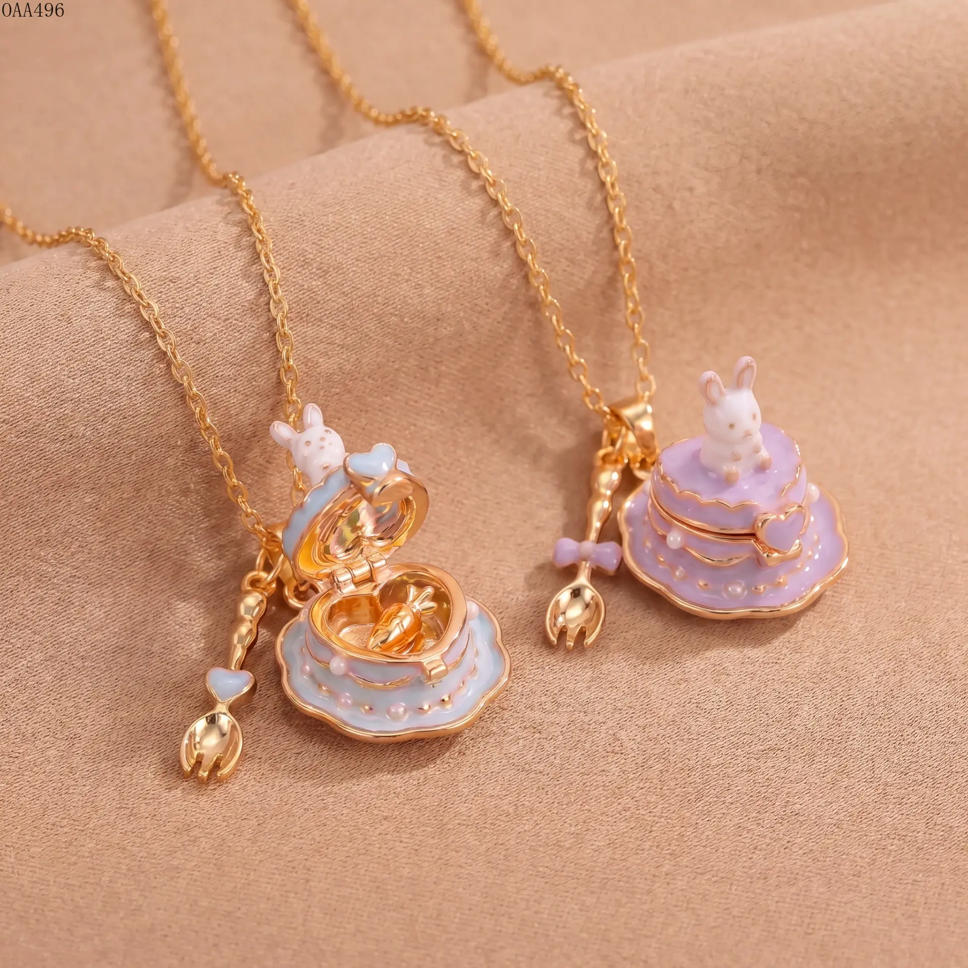 Rabbit Locket Pendant Necklace for Women, Openable Enamel Charm With Gold Plated Alloy Chain, Vintage Inspired Keepsake Jewelry for Daily Wear, Casual Outfits and Gift Giving