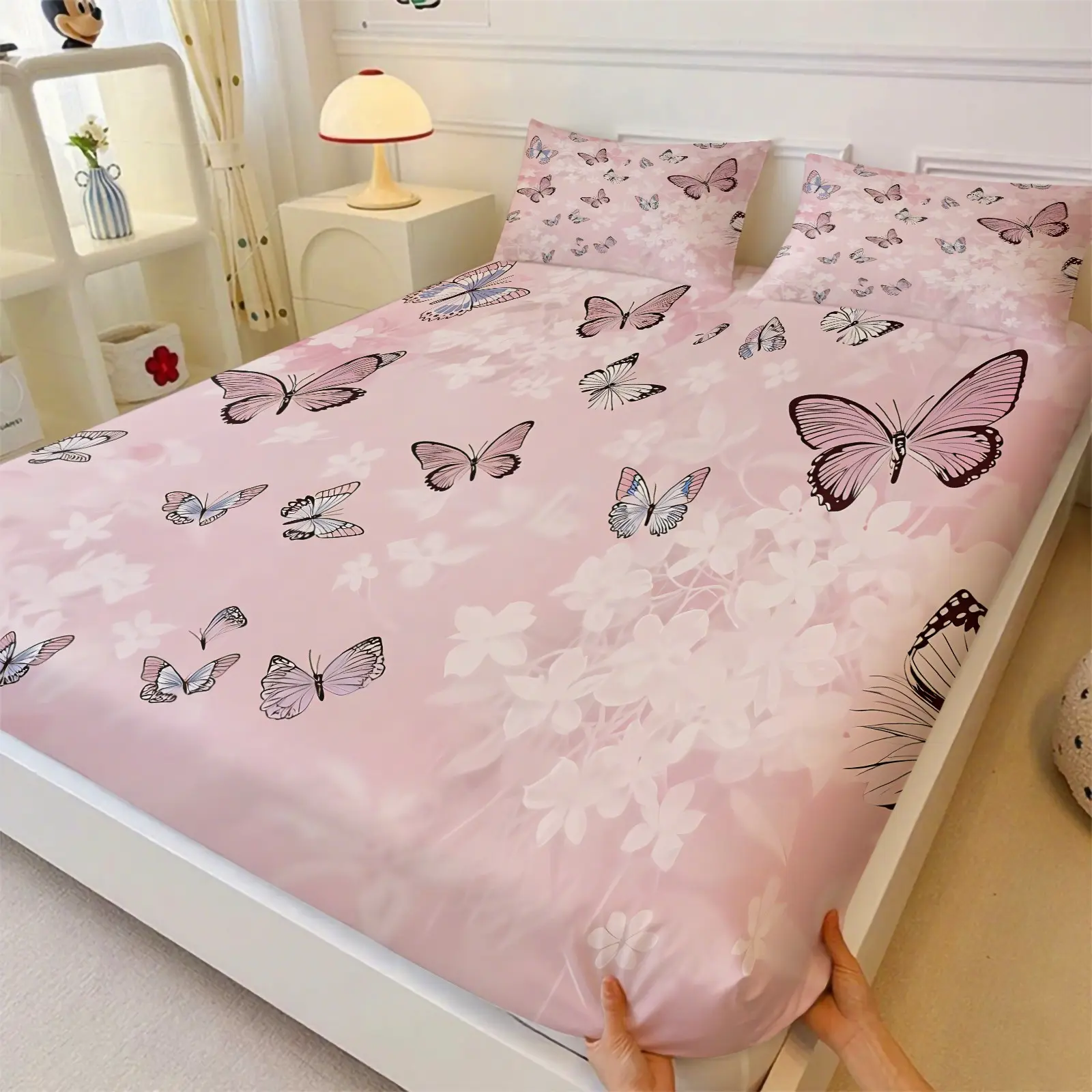 Korean Pink Butterfly Floral Fitted Sheet Set, Floral Bedding Set, Include One Bedspread and Two Pillowcases, Deep Pocket Mattress Cover, Soft Breathable Washable Anti-Slip Bed Sheet for Girls Bedroom Student Dormitory