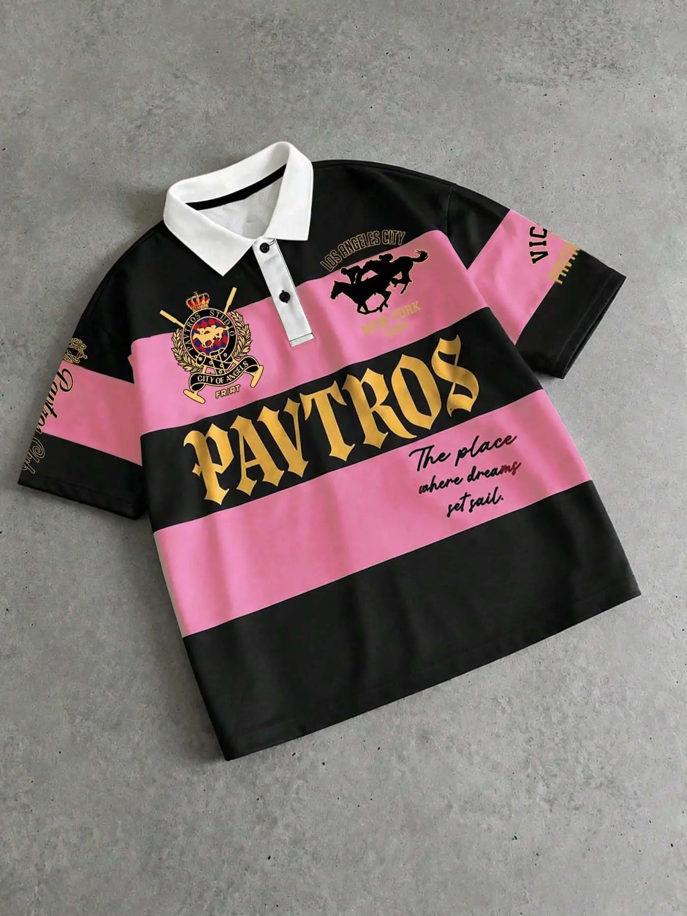 Black and pink striped vintage equestrian pattern polo shirt, white contrast collar short-sleeve loose top, vintage American hip-hop street style, perfect for daily casual wear, outdoor walks, and relaxed street outfits #StripedPolo #VintagePatternTop