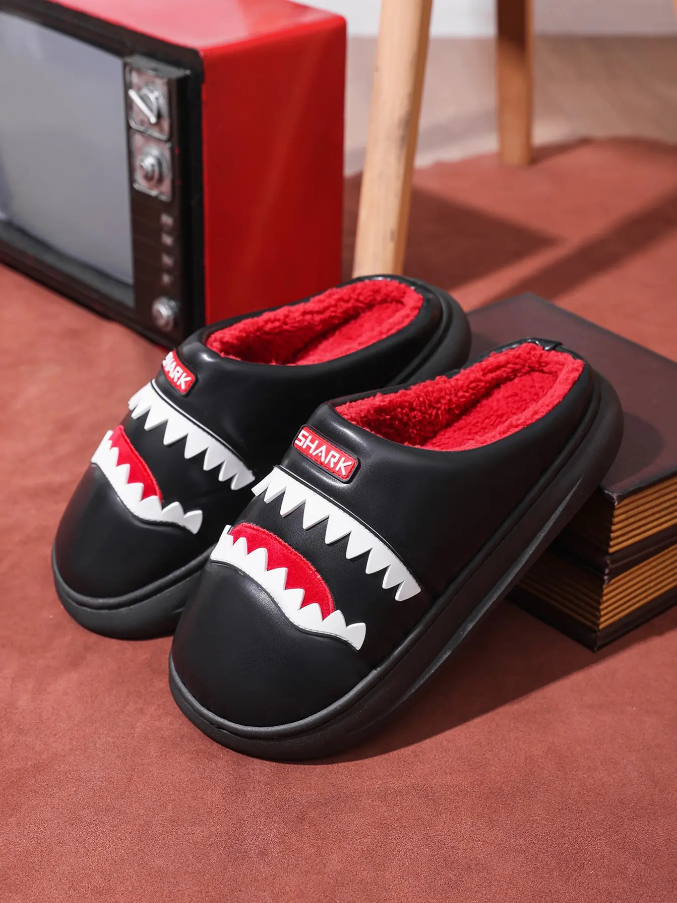 Men's Shark Mouth Waterproof Slip-On Shoes, Thick Sole, Cartoon Design, Soft Lining, Casual Home Wear, Fall & Winter, Slipper