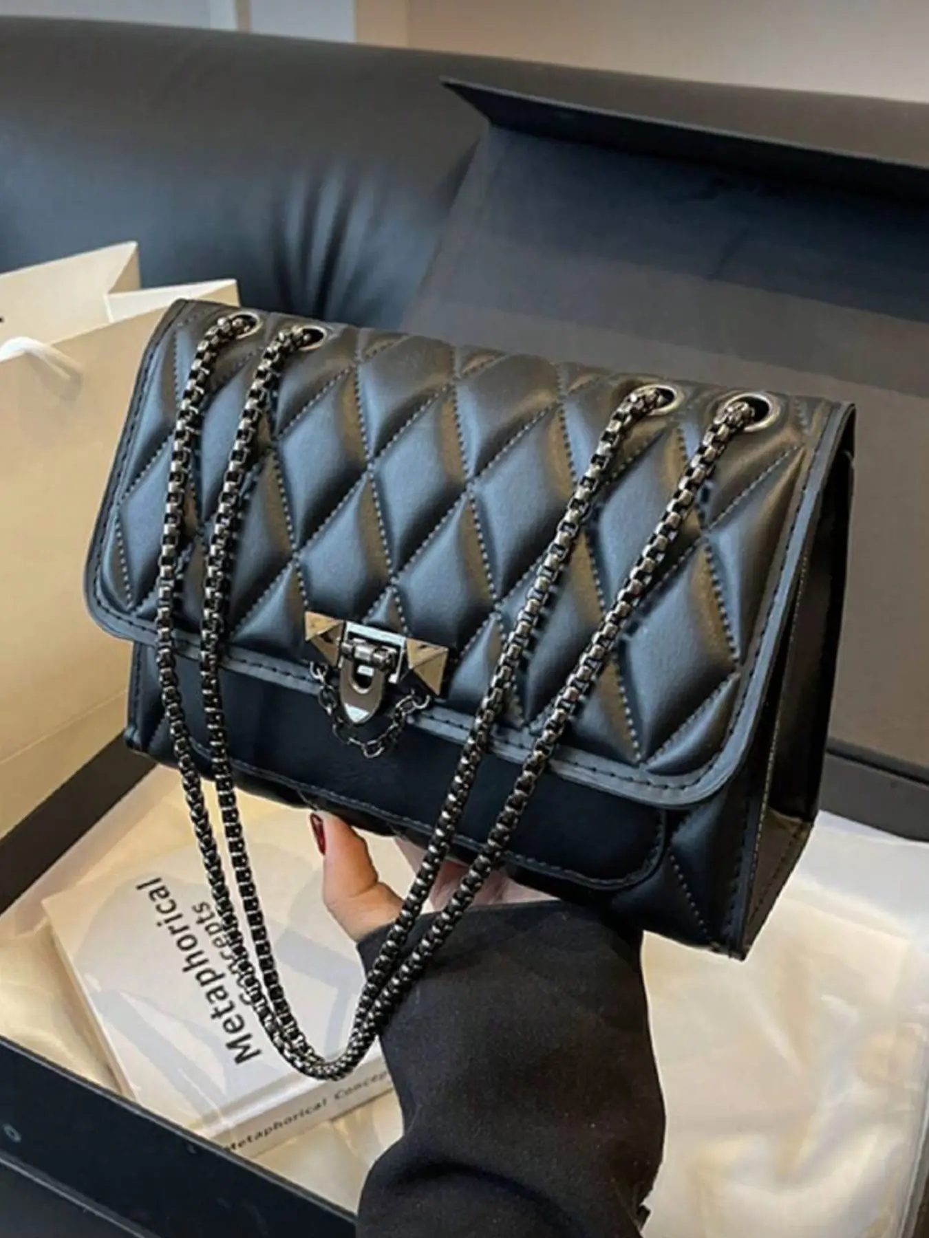 Minimalist Fashion Embossed Diamond Square Bag Lock Flap Open Metal Chain Shoulder Bag, Crossbody Handbag, Suitable for Women Daily Casual Use