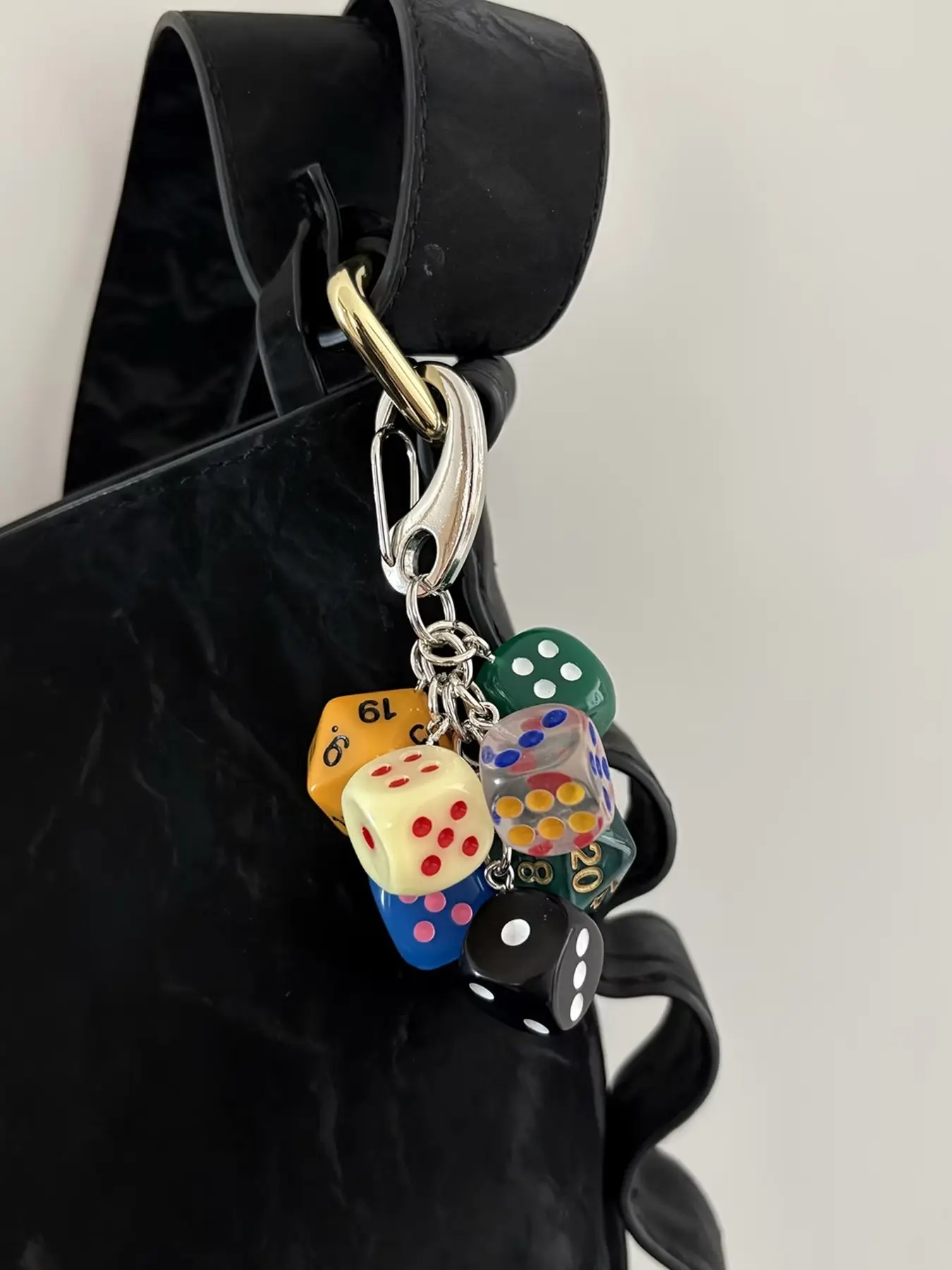 Polyhedral Dice Cluster Keychain, Mini Resin Dice Charm Key Charms. Ideal accessory for RPG players and board game fans, stylish keyring for game nights, thoughtful gift for dice lovers and tabletop enthusiasts
